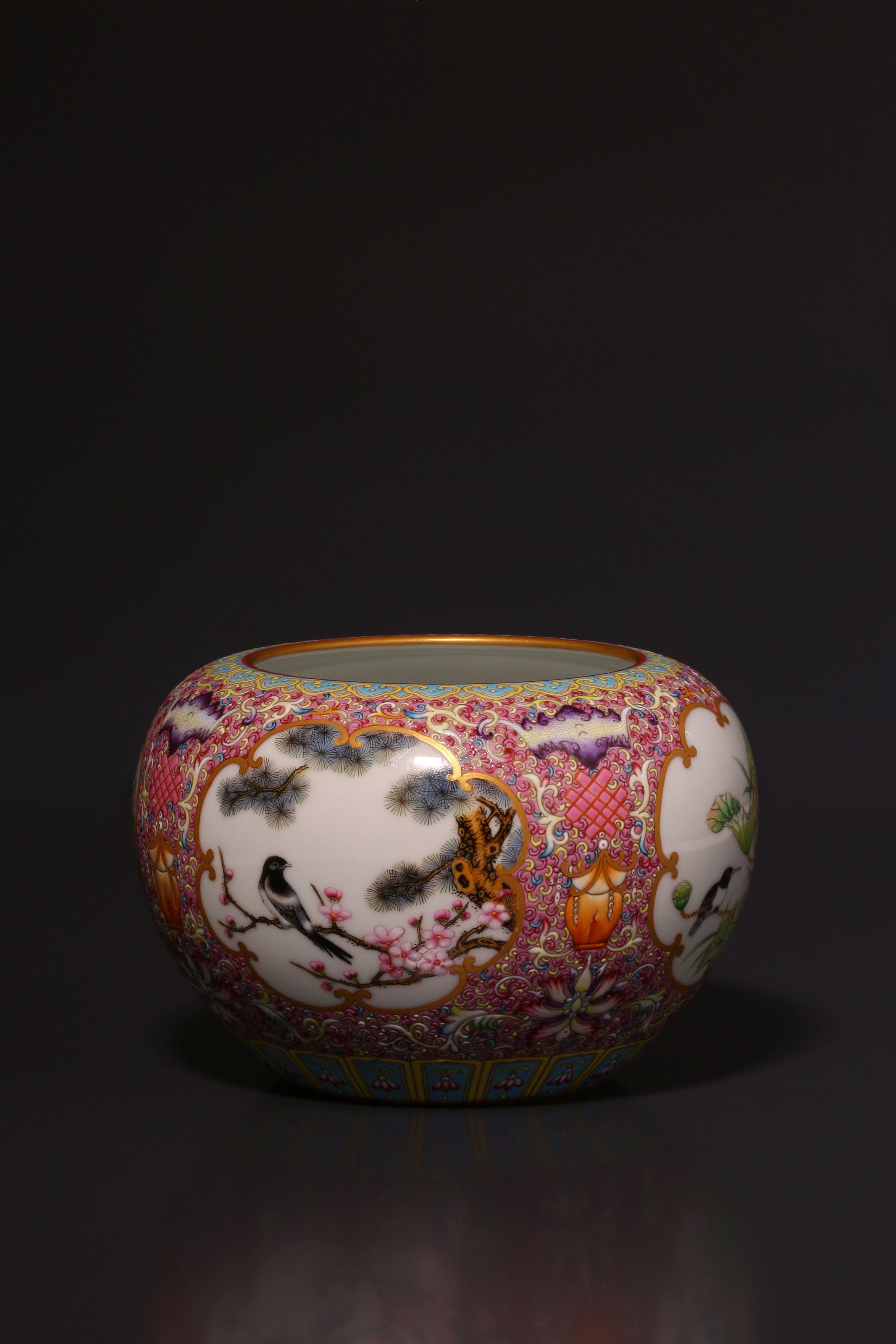 Enamel-painted four-pane window with floral and bird motifs (Jianshui)