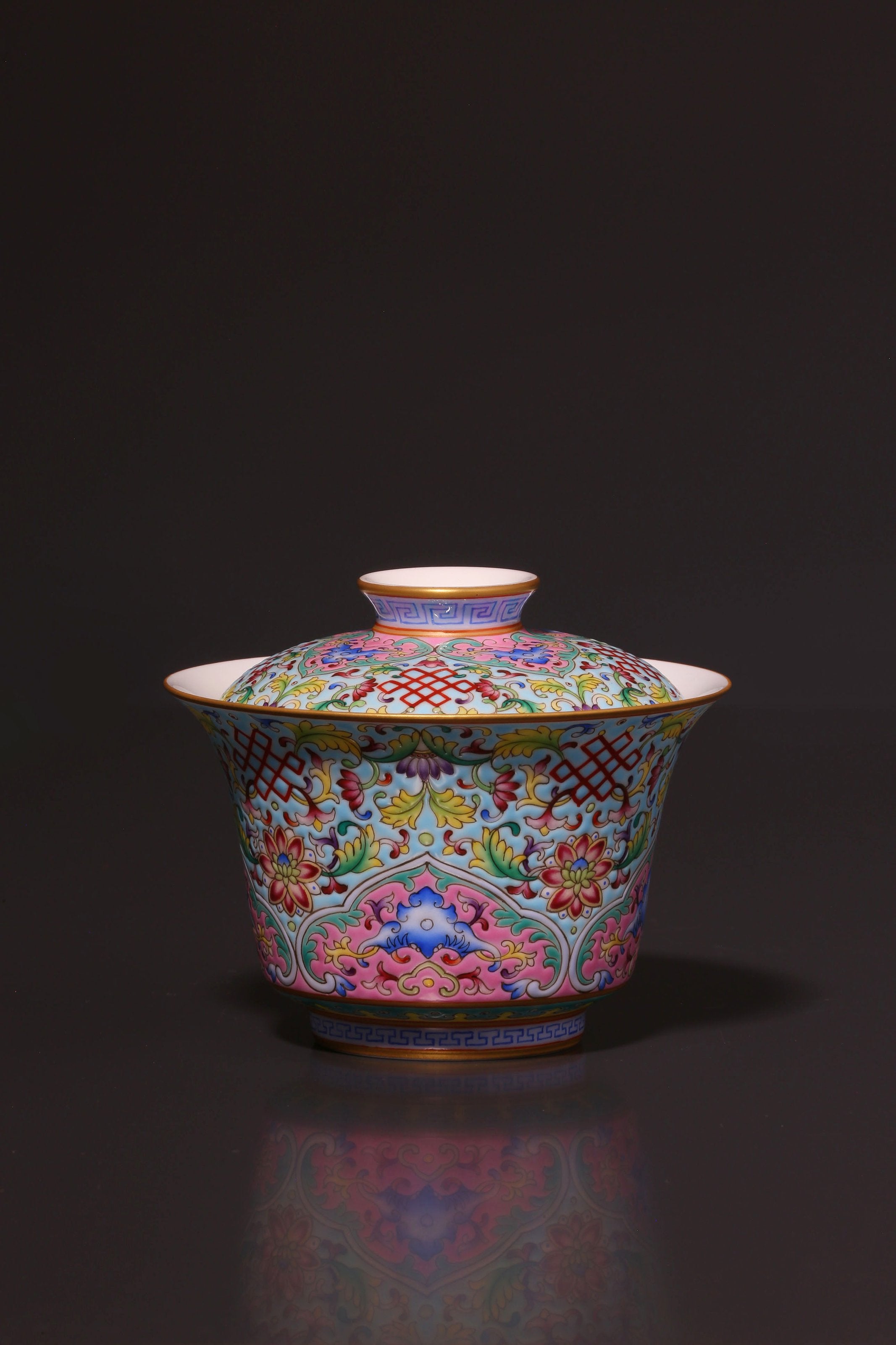 Dayazhai Enamel Chinese Knot Covered Bowl