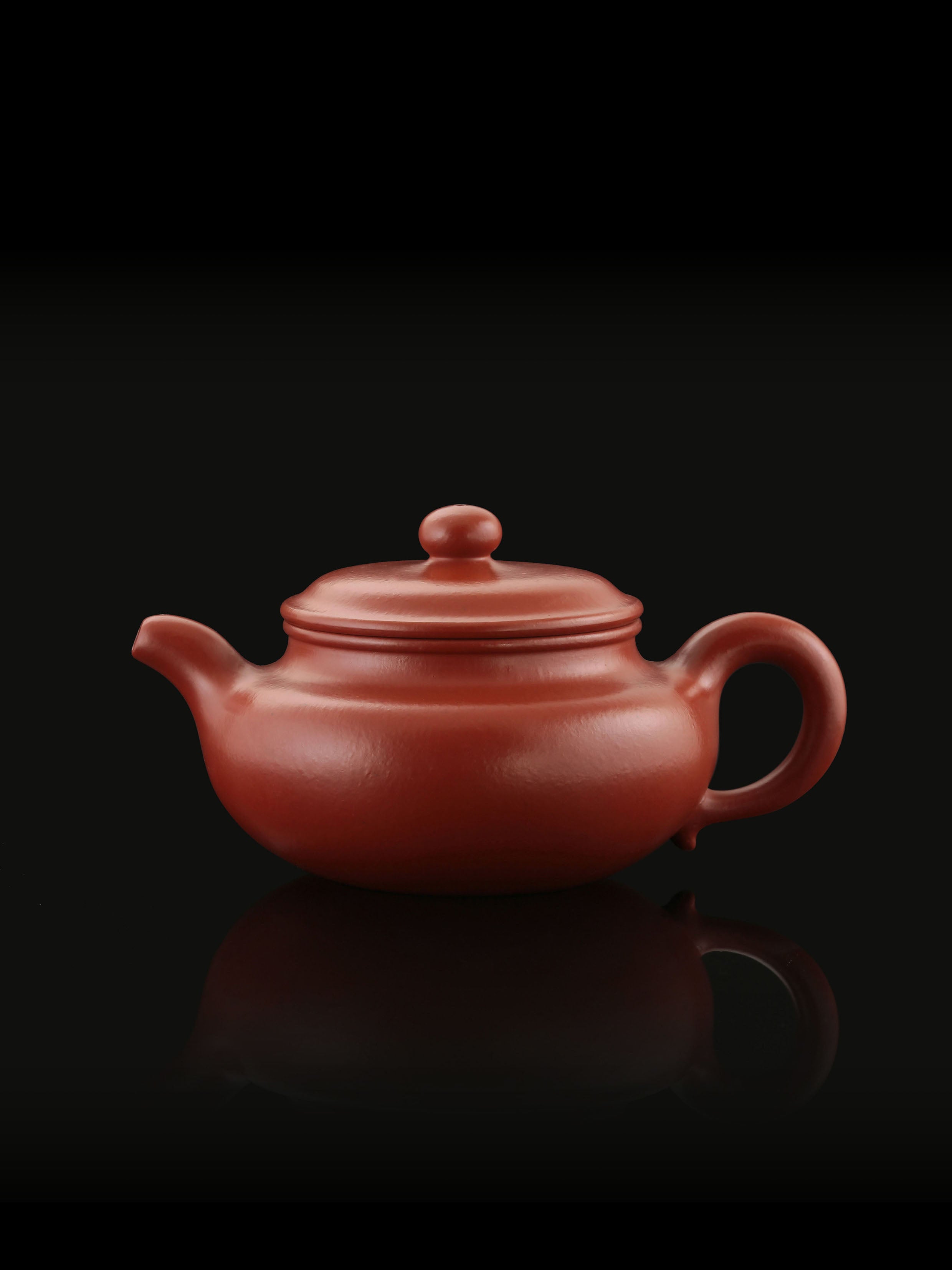 Antique-style teapot