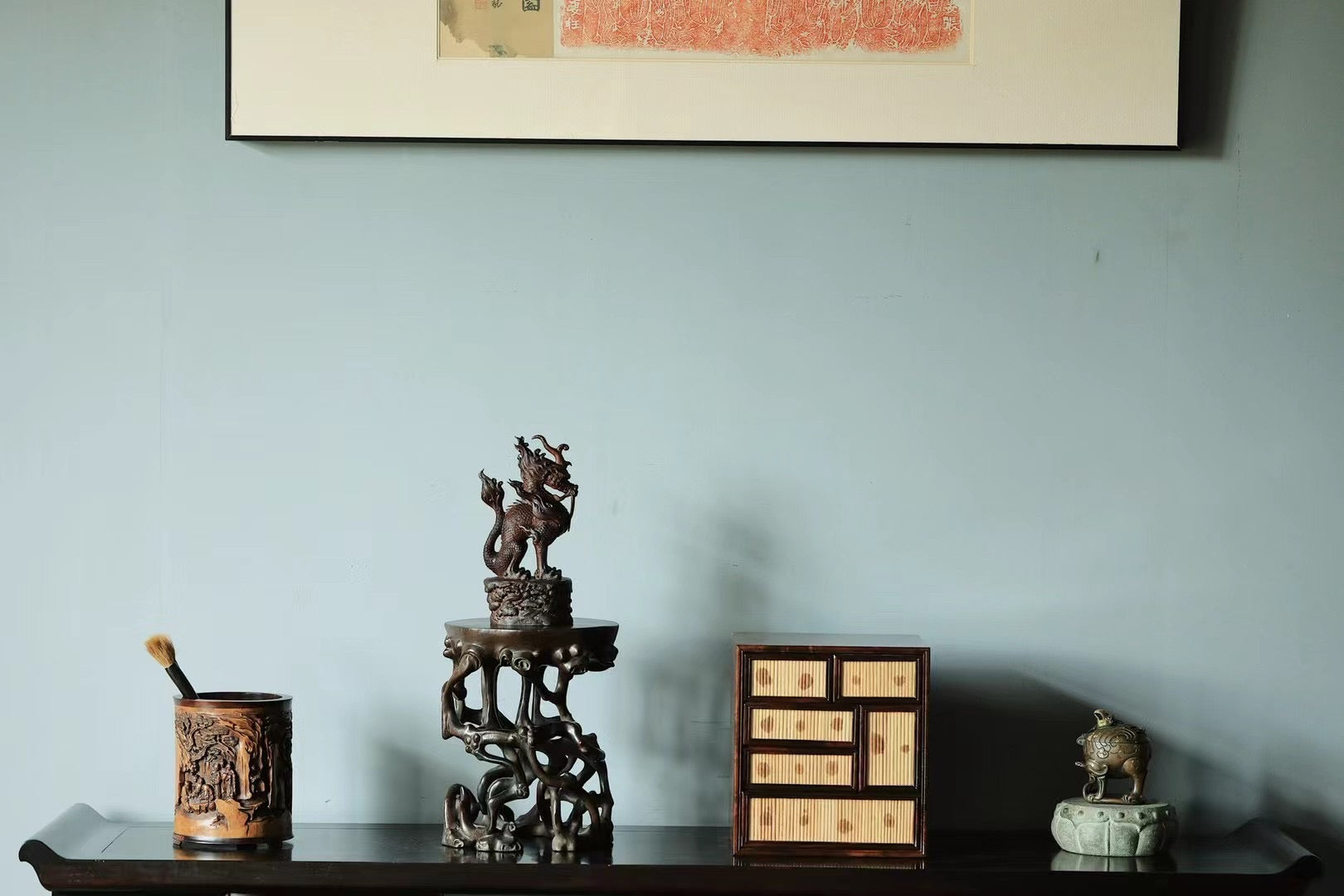 Antique-style gnarled base