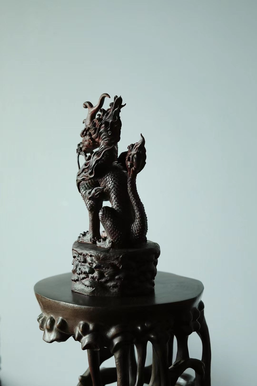 Antique-style gnarled base