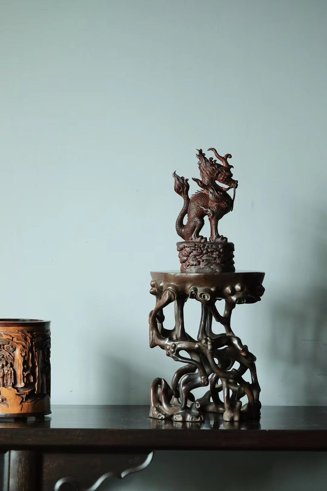 Antique-style gnarled base