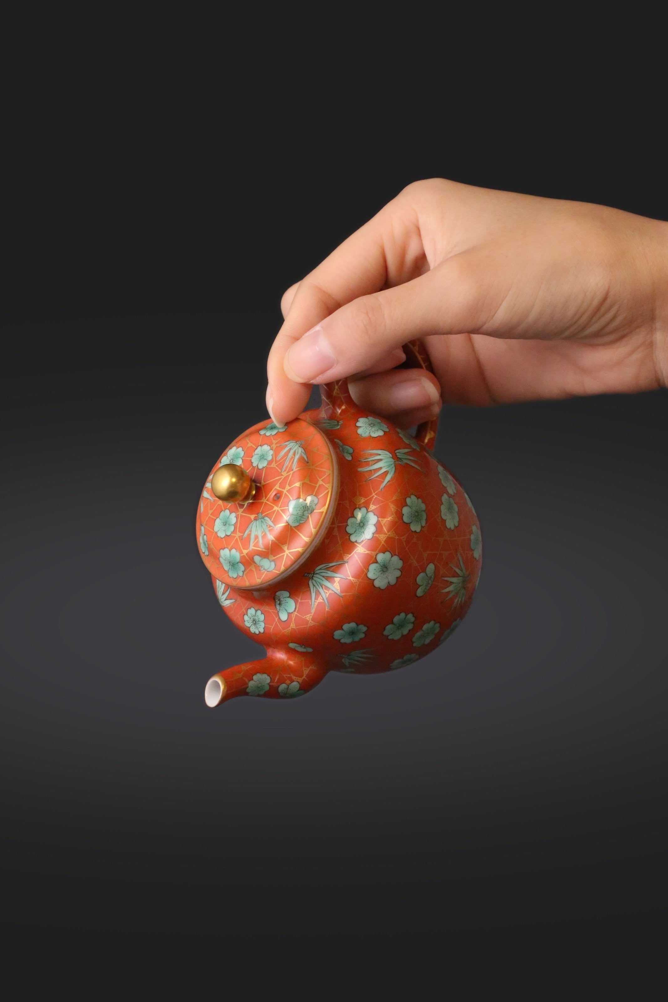 Iron-red Ice Plum Palace Lantern Pot