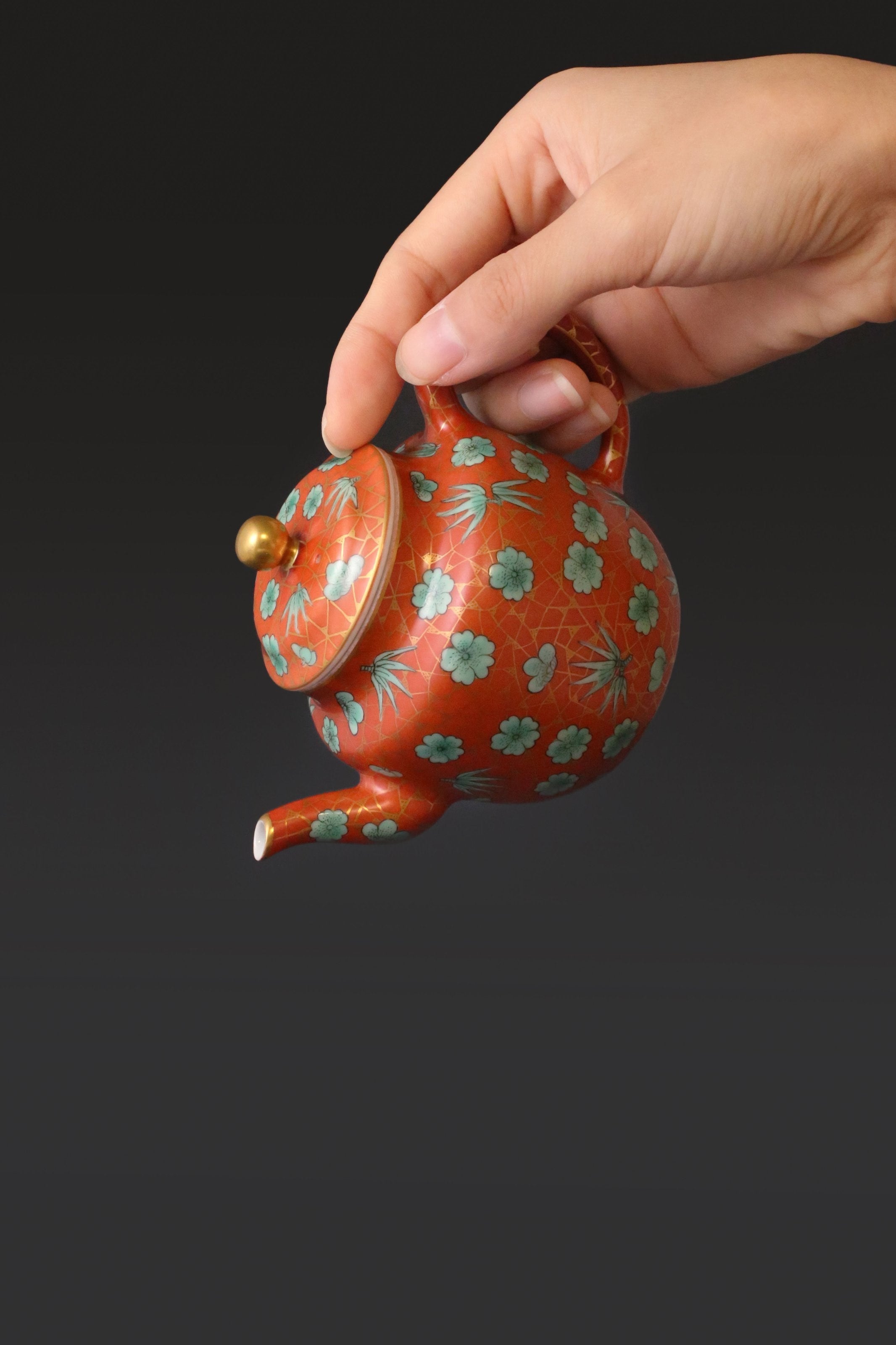 Iron-red Ice Plum Palace Lantern Pot