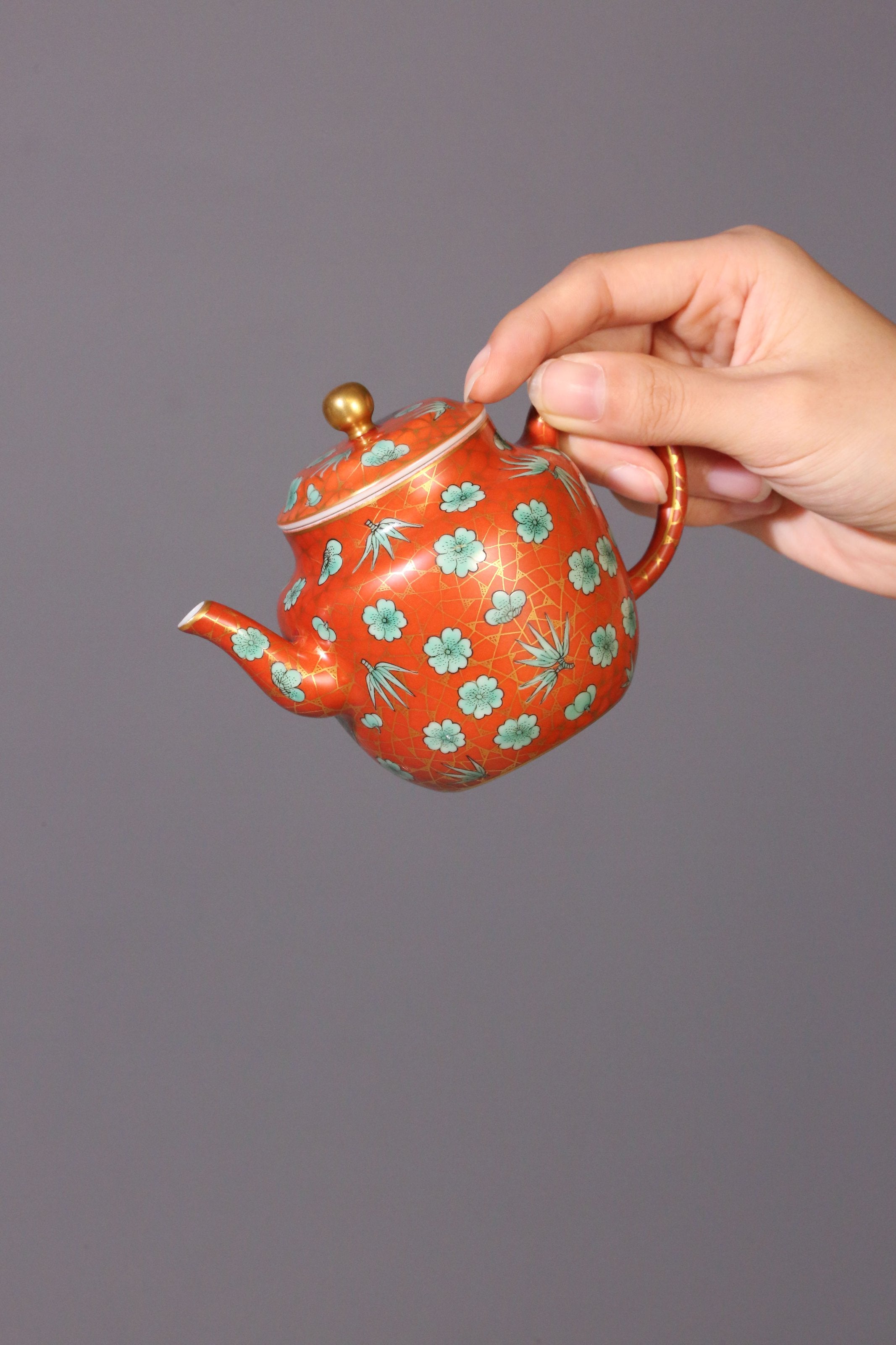 Iron-red Ice Plum Palace Lantern Pot