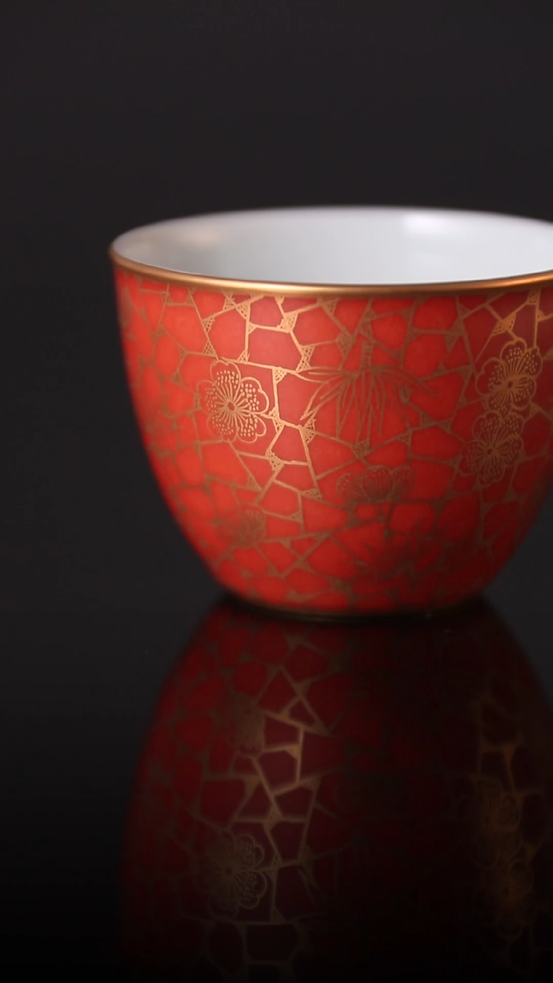 Iron-red plum blossom patterned jar cup