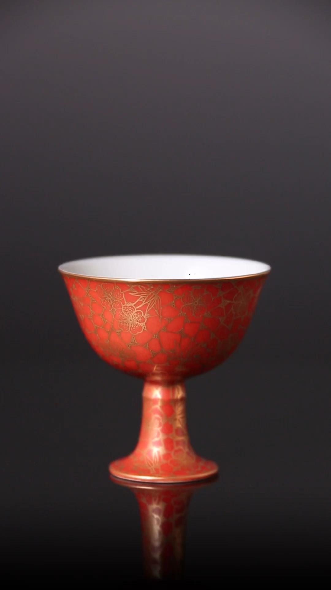 Iron-red plum blossom pattern stem cup