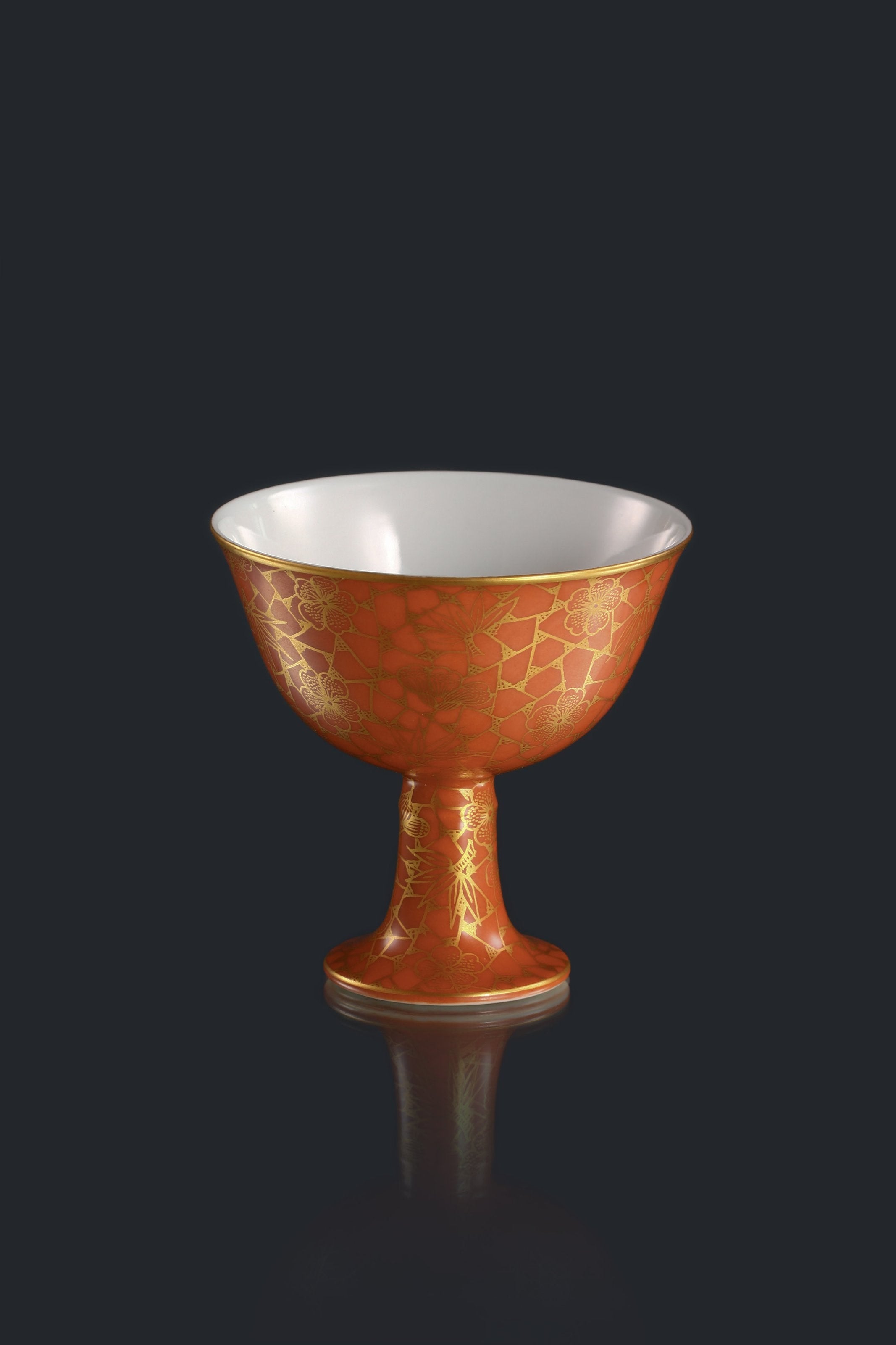 Iron-red plum blossom pattern stem cup