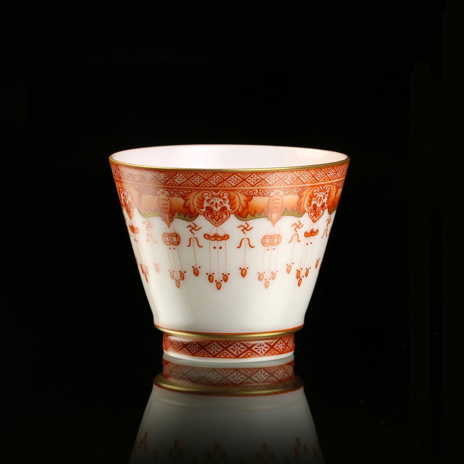 Iron-red lotus scroll covered bowl/bell cup