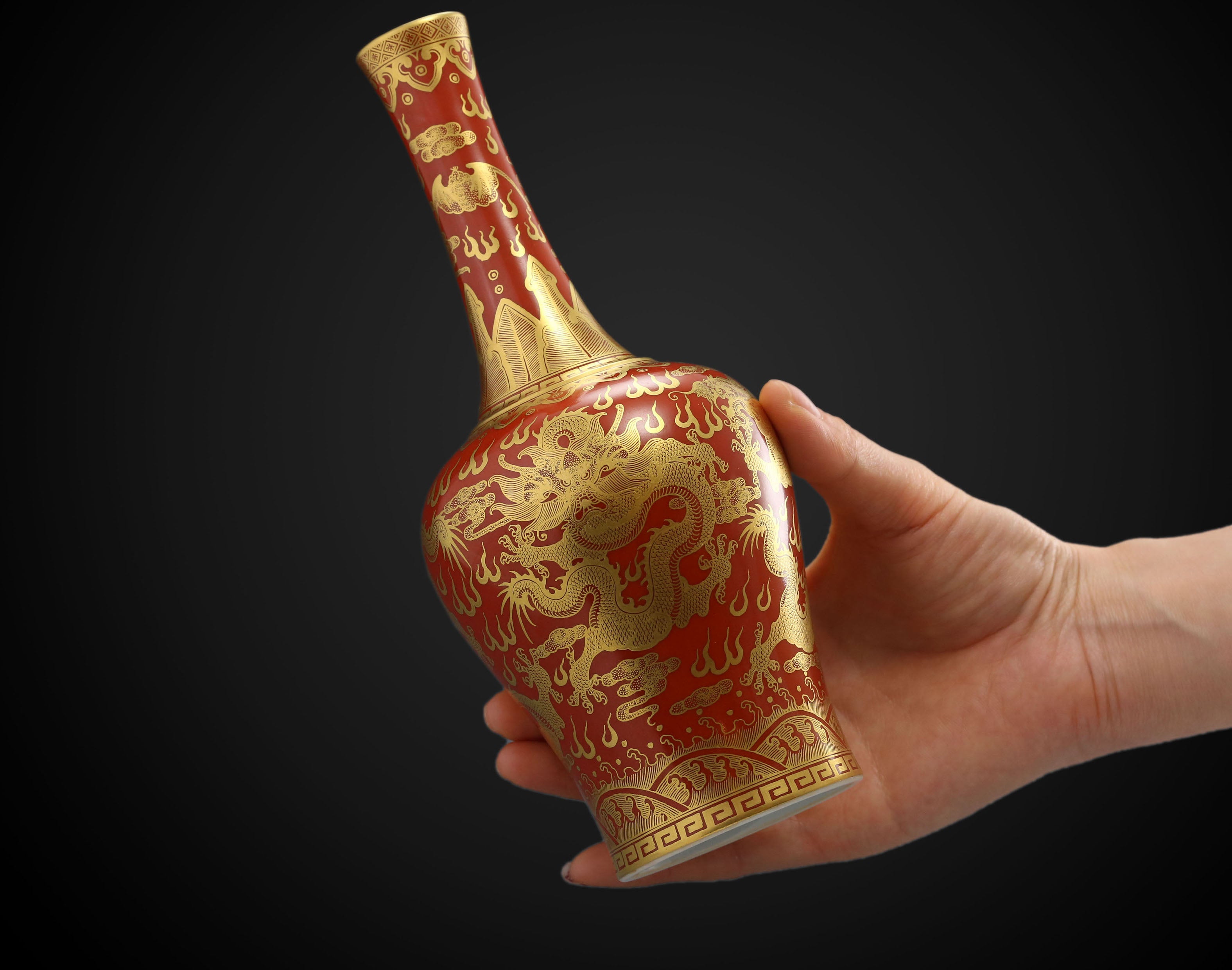 Iron-red bell-shaped vase