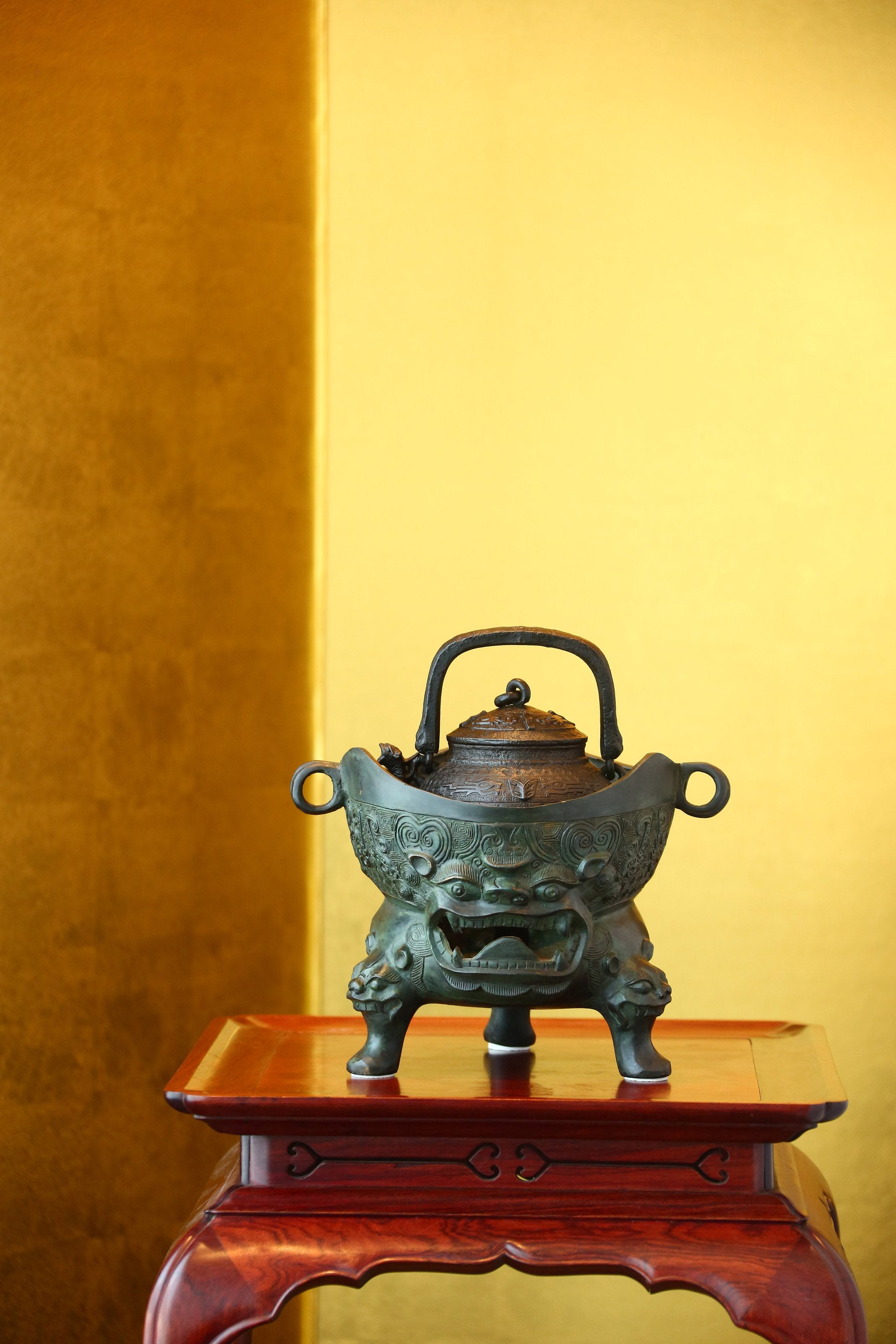 Replica of Western Zhou bronze animal head tea incense burner