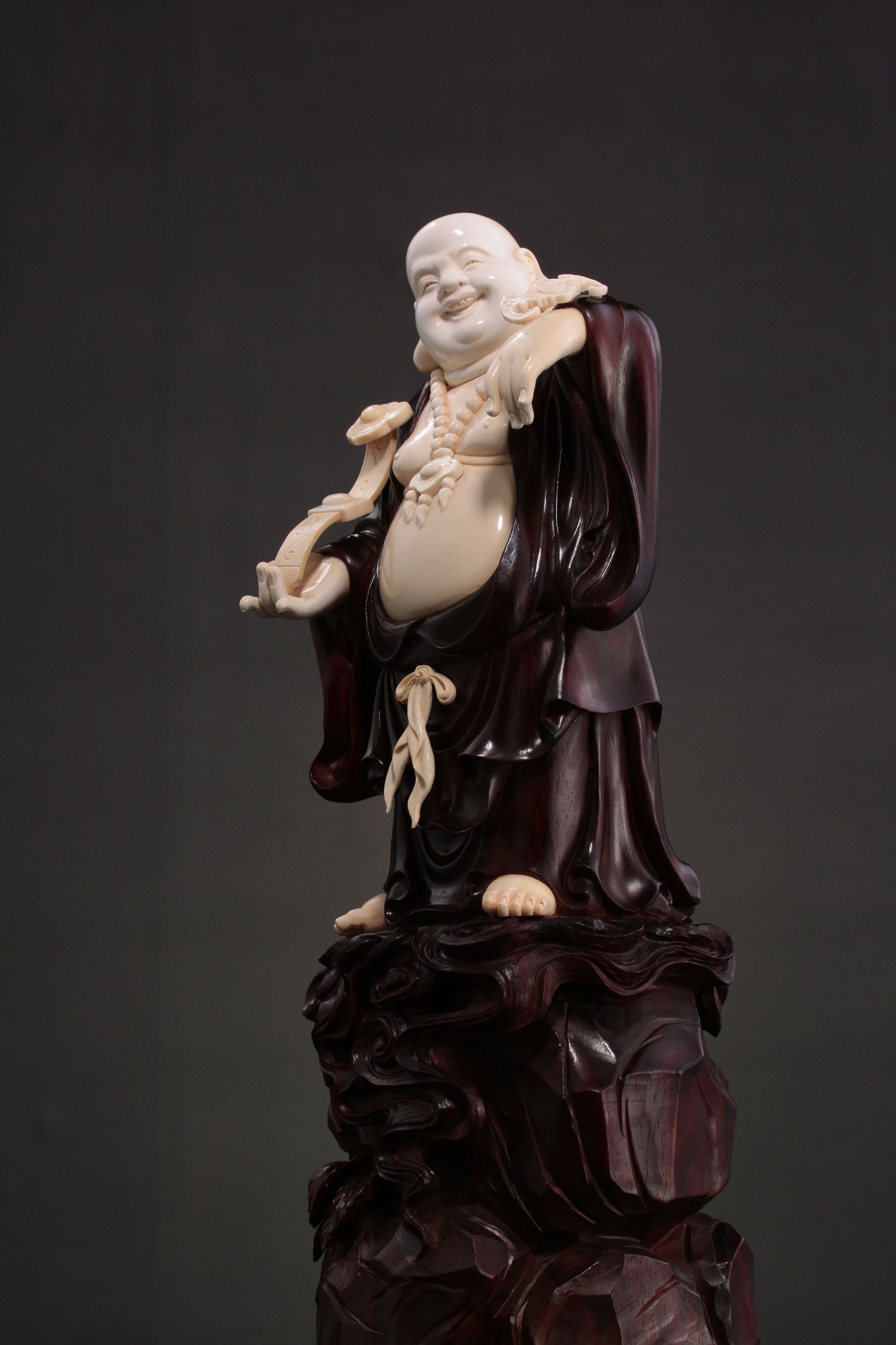 May your happiness be as boundless as the Eastern Sea, like that of Maitreya Buddha.