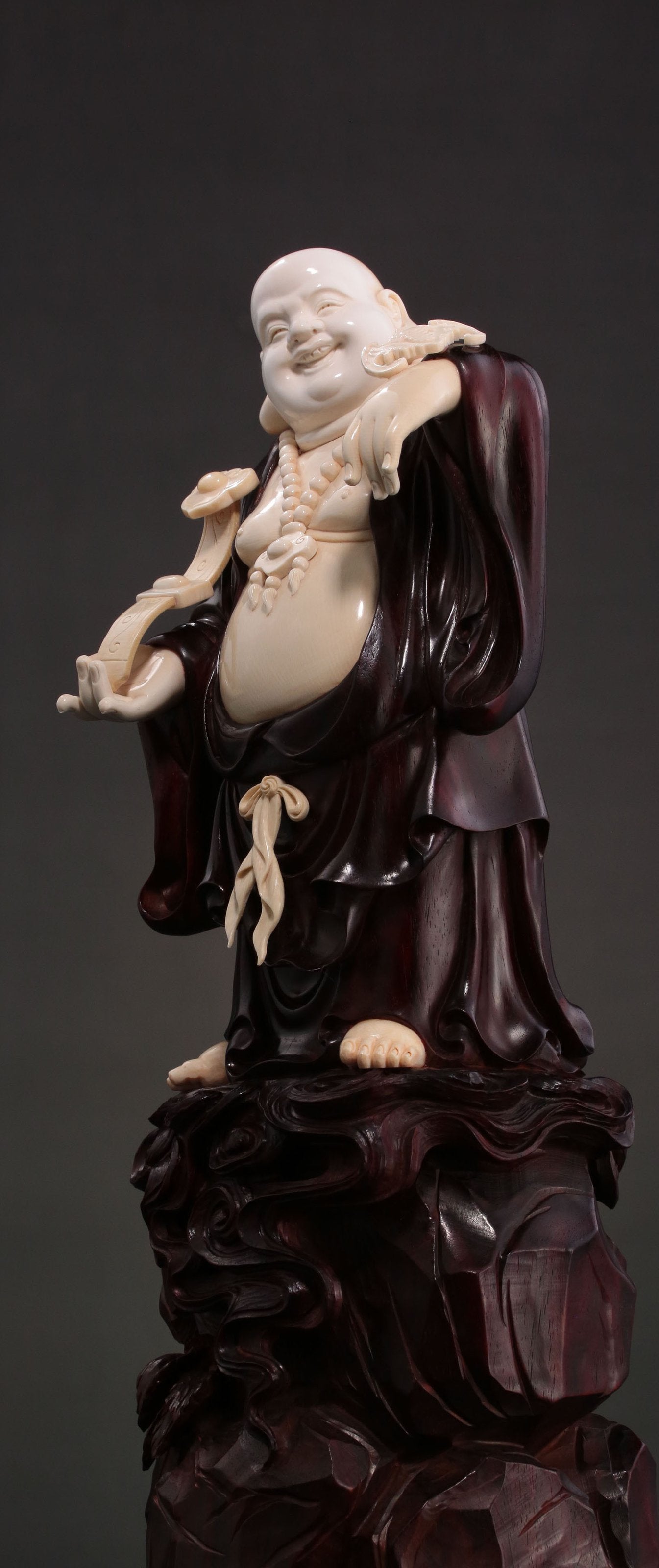 May your happiness be as boundless as the Eastern Sea, like that of Maitreya Buddha.