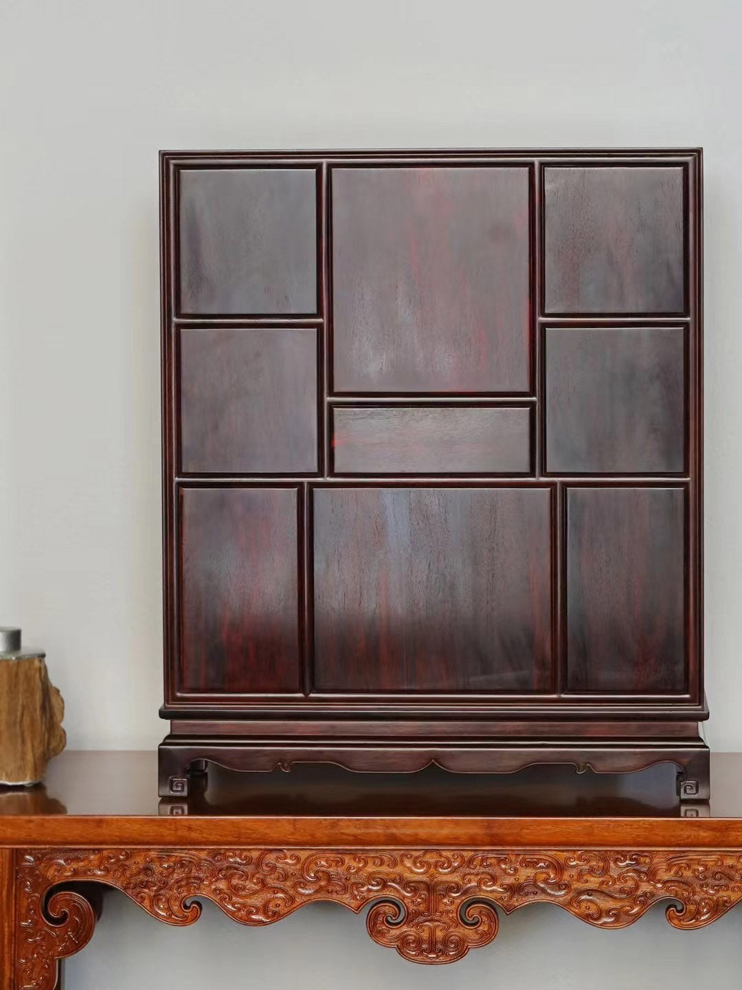 Small-leaf sandalwood multi-treasure tea stand