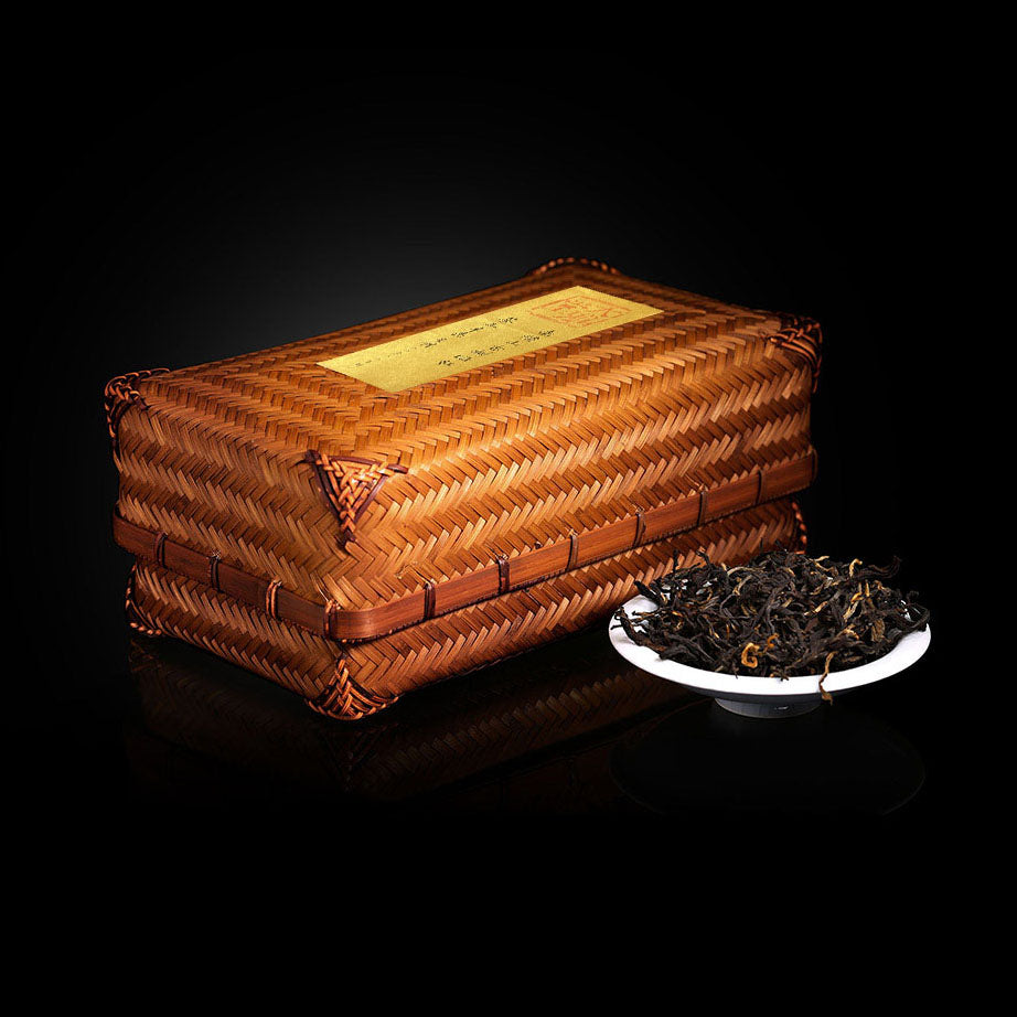 Ancient trees on Nannuo Mountain turn red in the sun