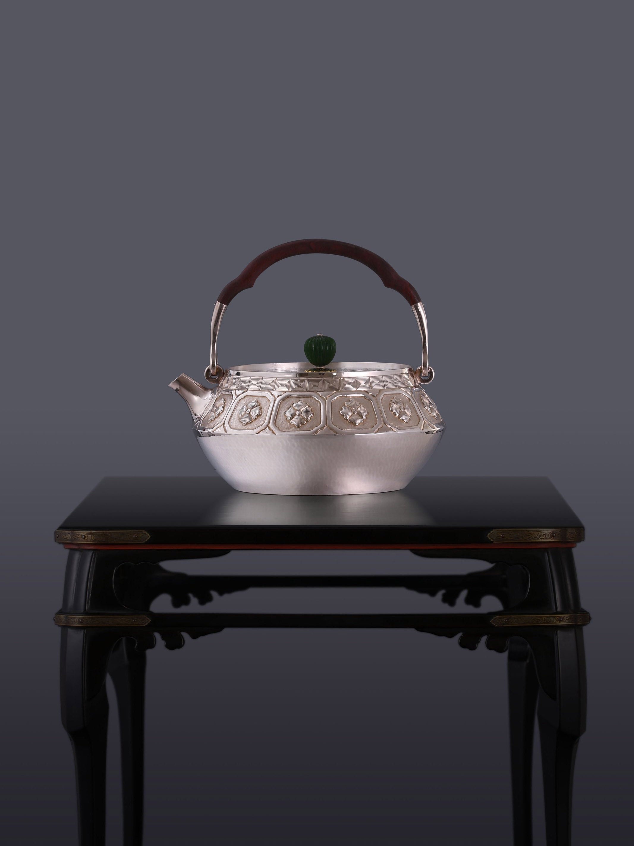 Begonia wood handle mercury kettle