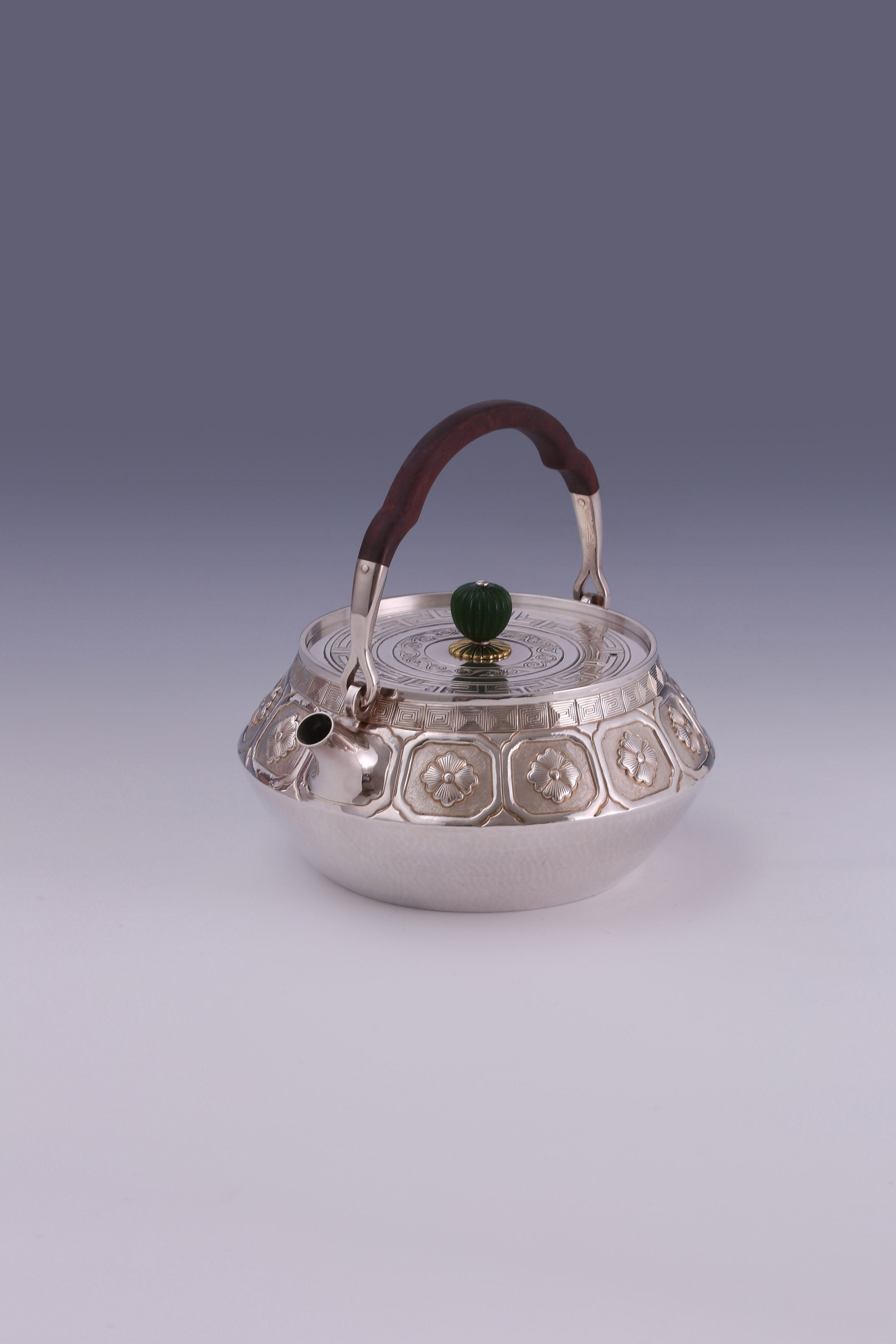 Begonia wood handle mercury kettle