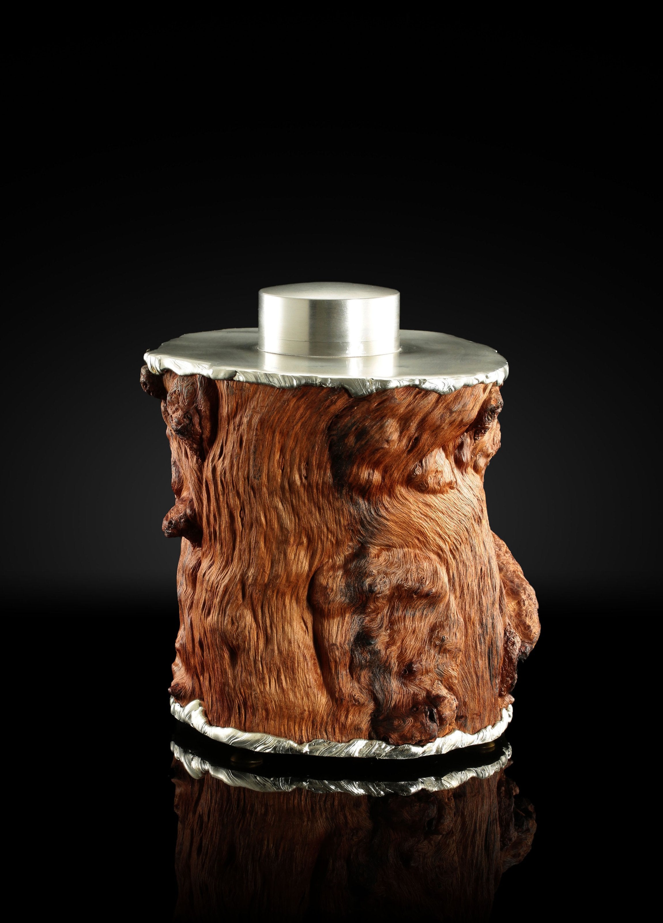 Crane-bone pine-shaped tin-carved burl wood tea caddy