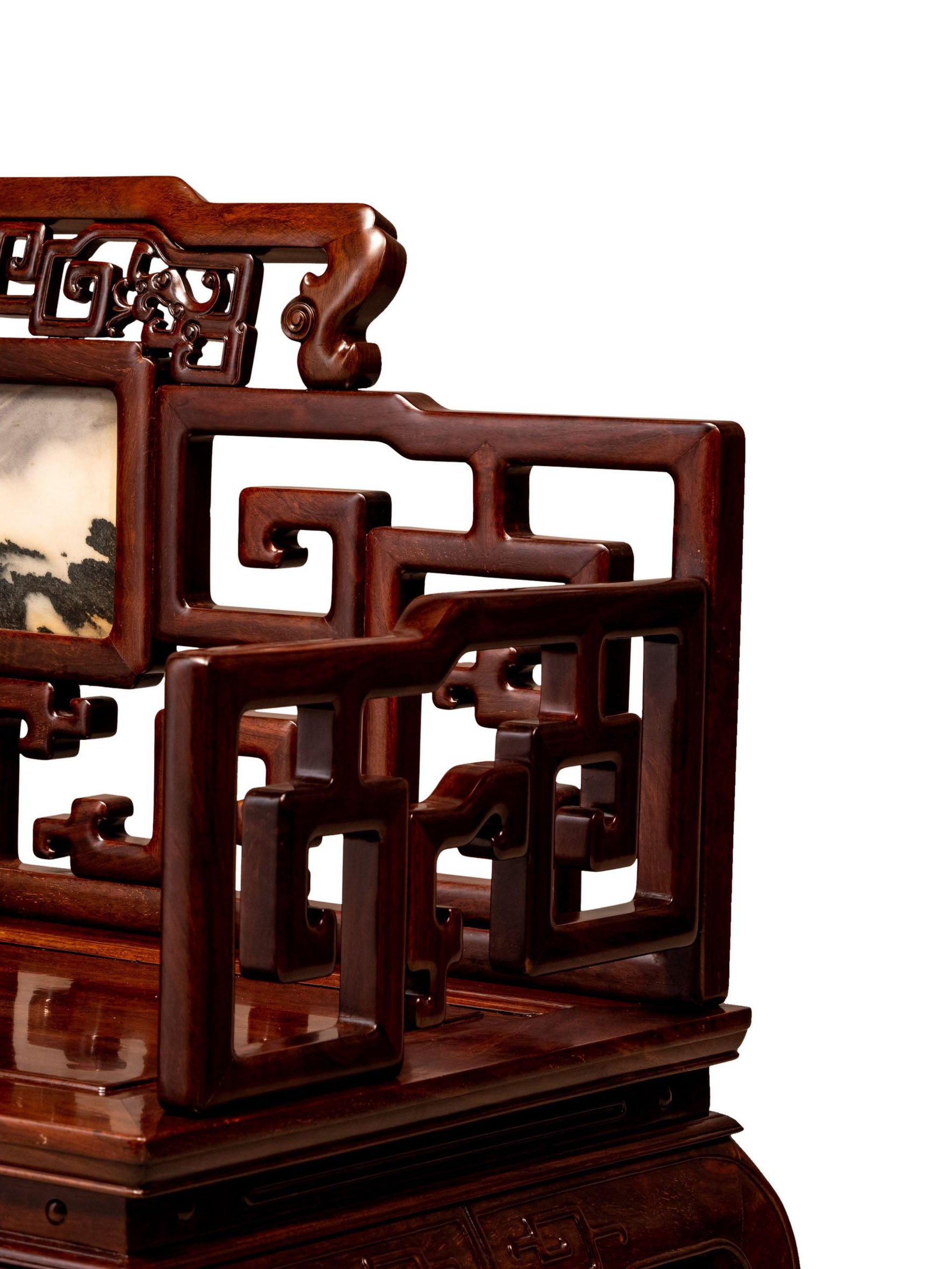 Ebony and marble inlaid backrest, high waist, bulging legs, and convex teeth throne