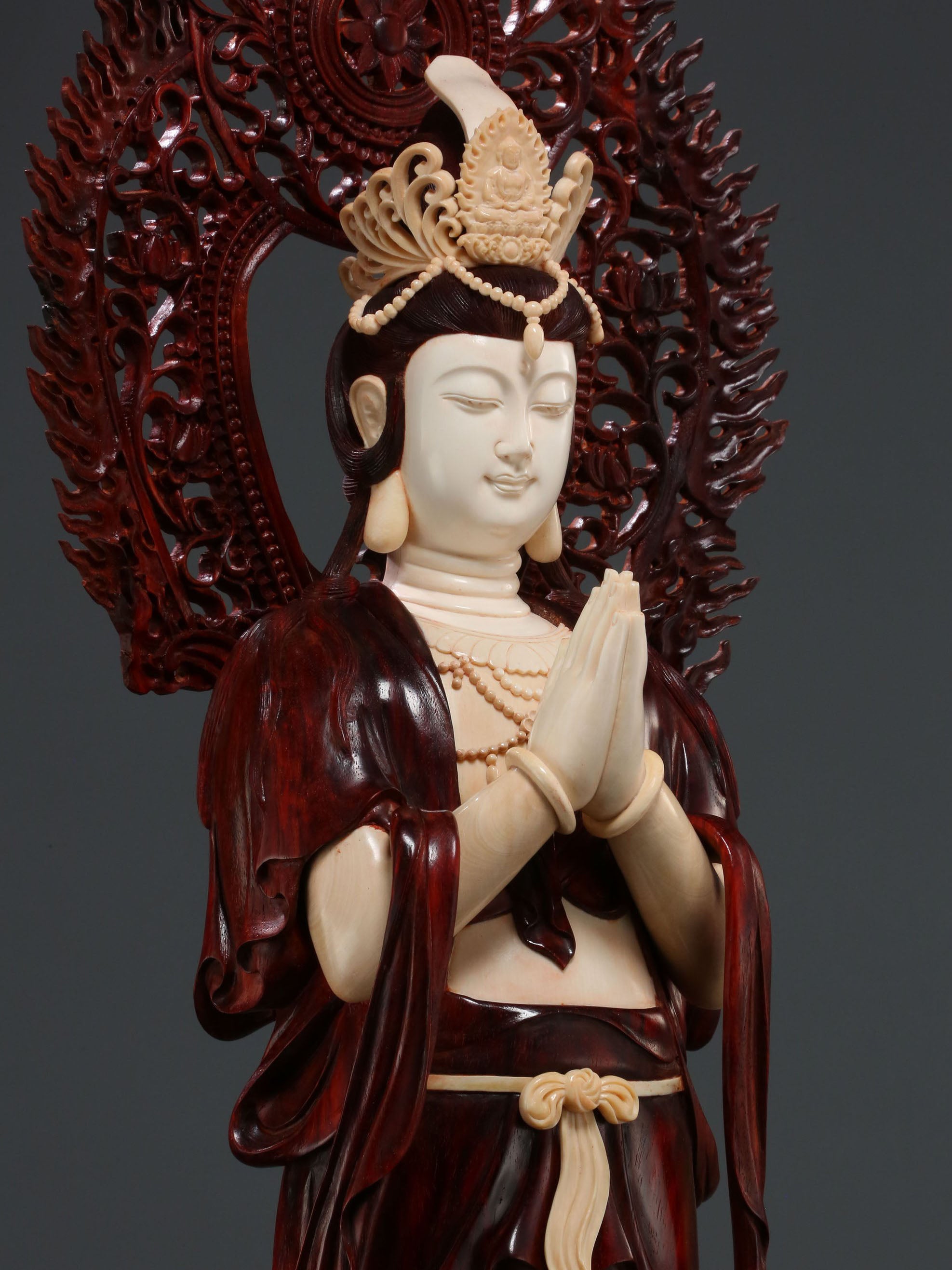 Guanyin with hands clasped