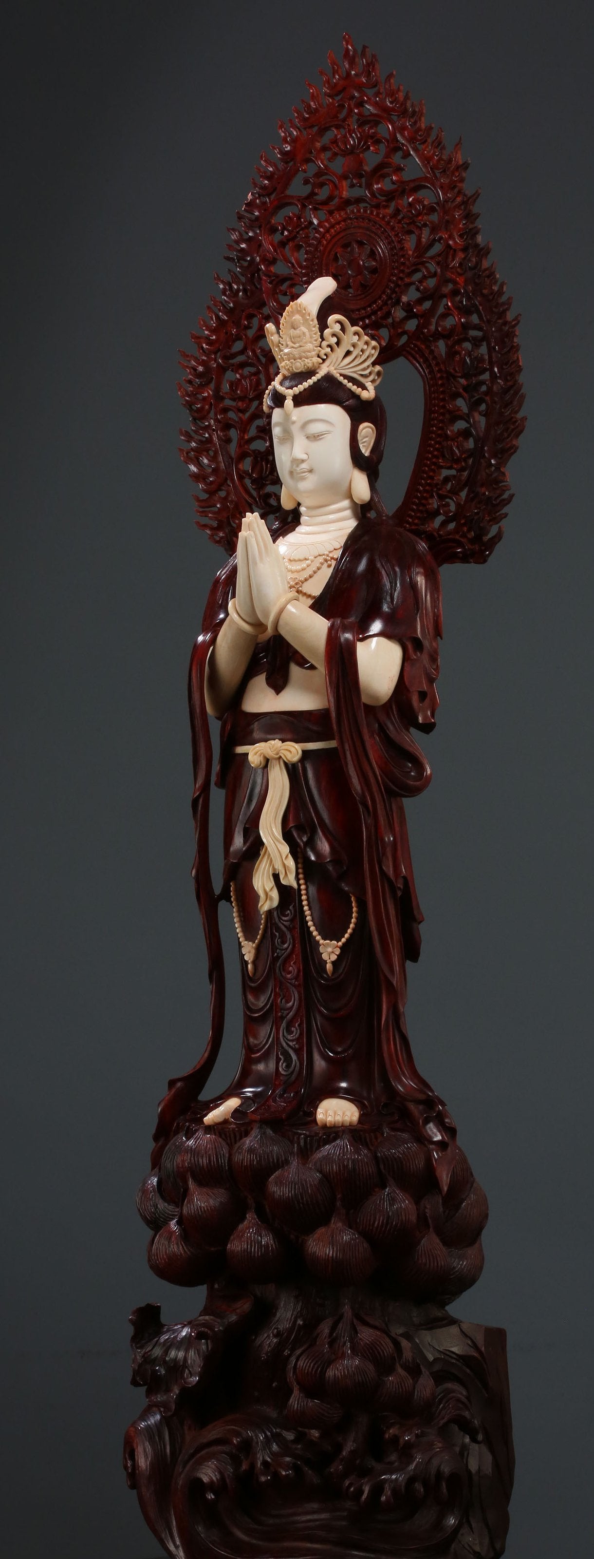 Guanyin with hands clasped
