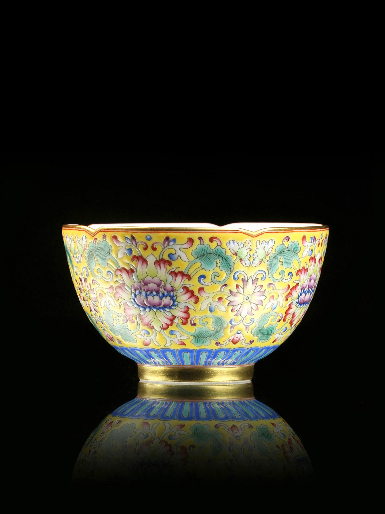 Yellow-ground famille rose lacquer cup with scrolling sunflower design