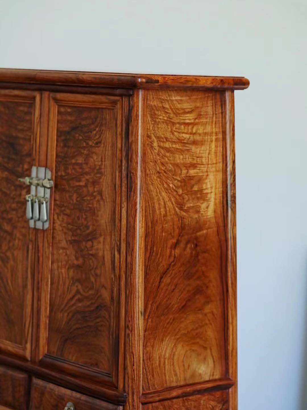 Huanghuali round-cornered tea sideboard