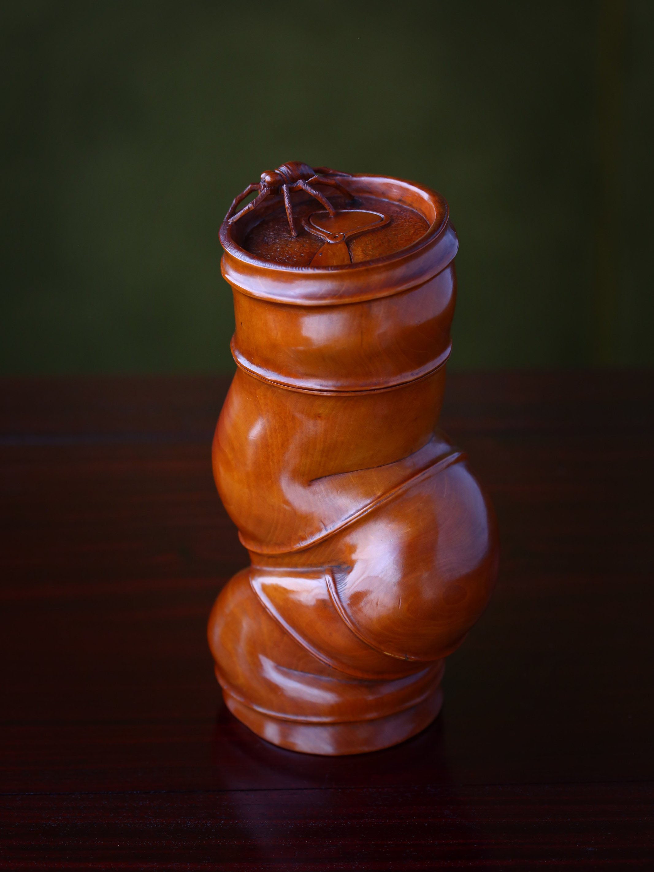 Boxwood carved bamboo-patterned "Contentment" tea canister