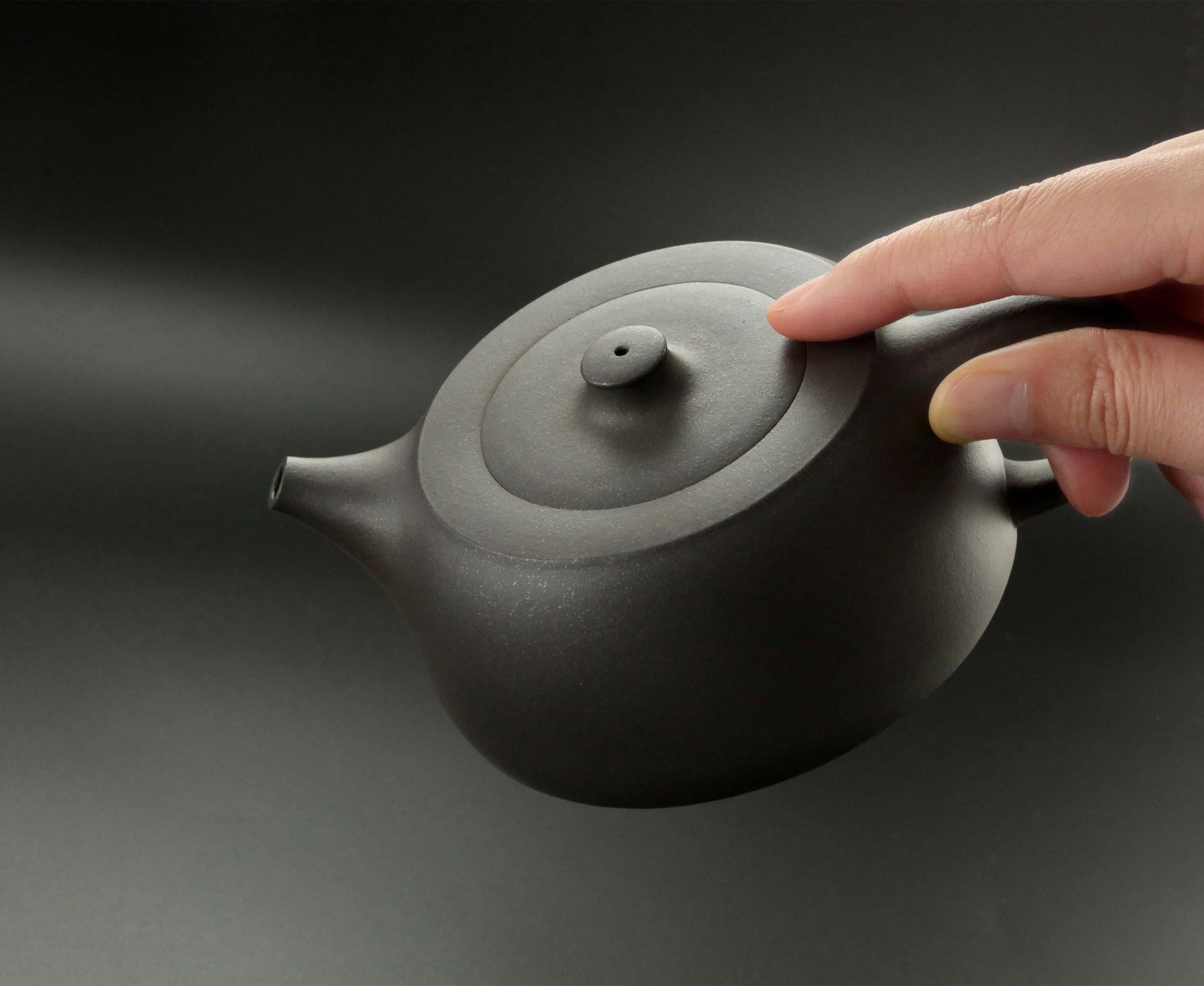 Restoration of the well-shaped teapot