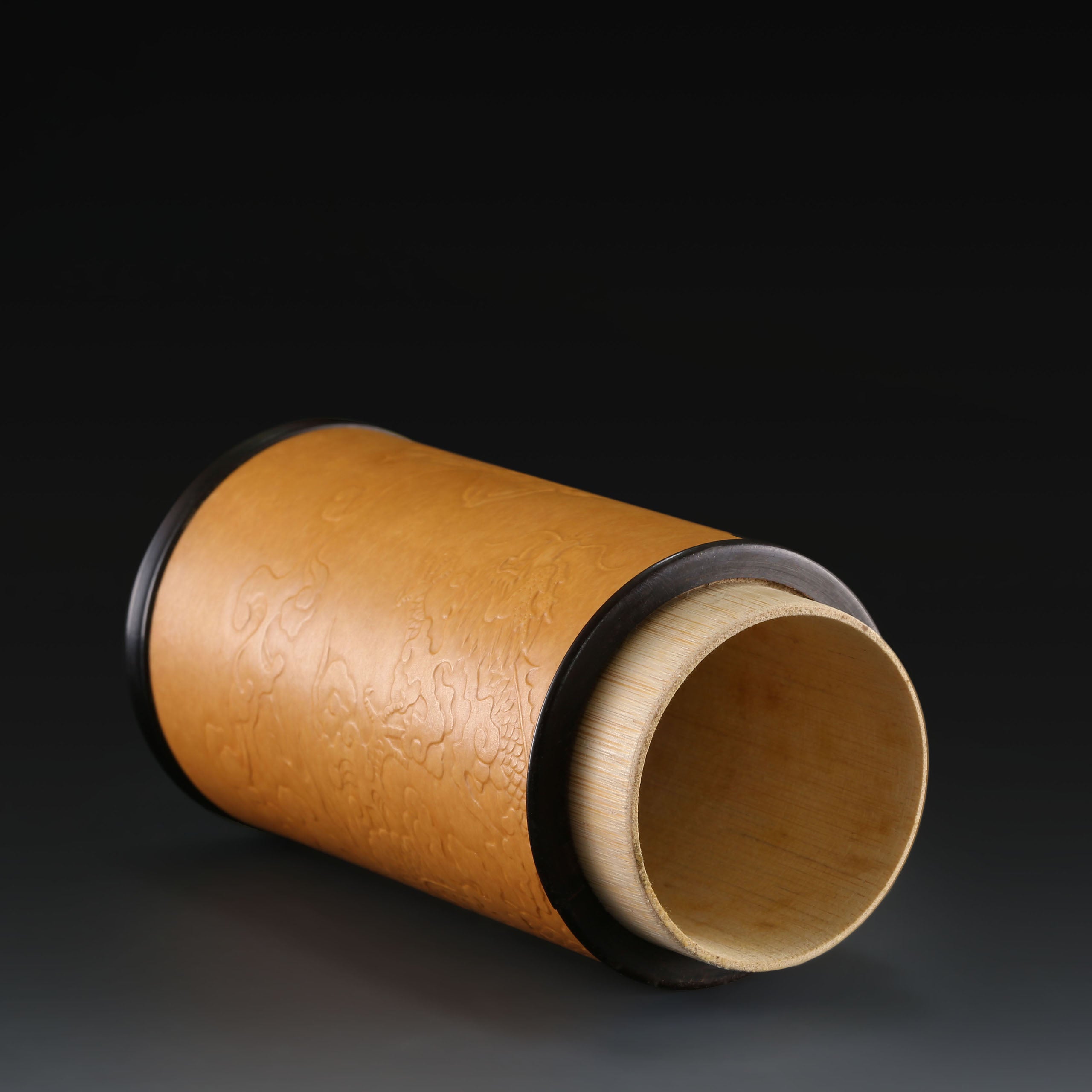 Gourd-shaped tea canister as the finishing touch