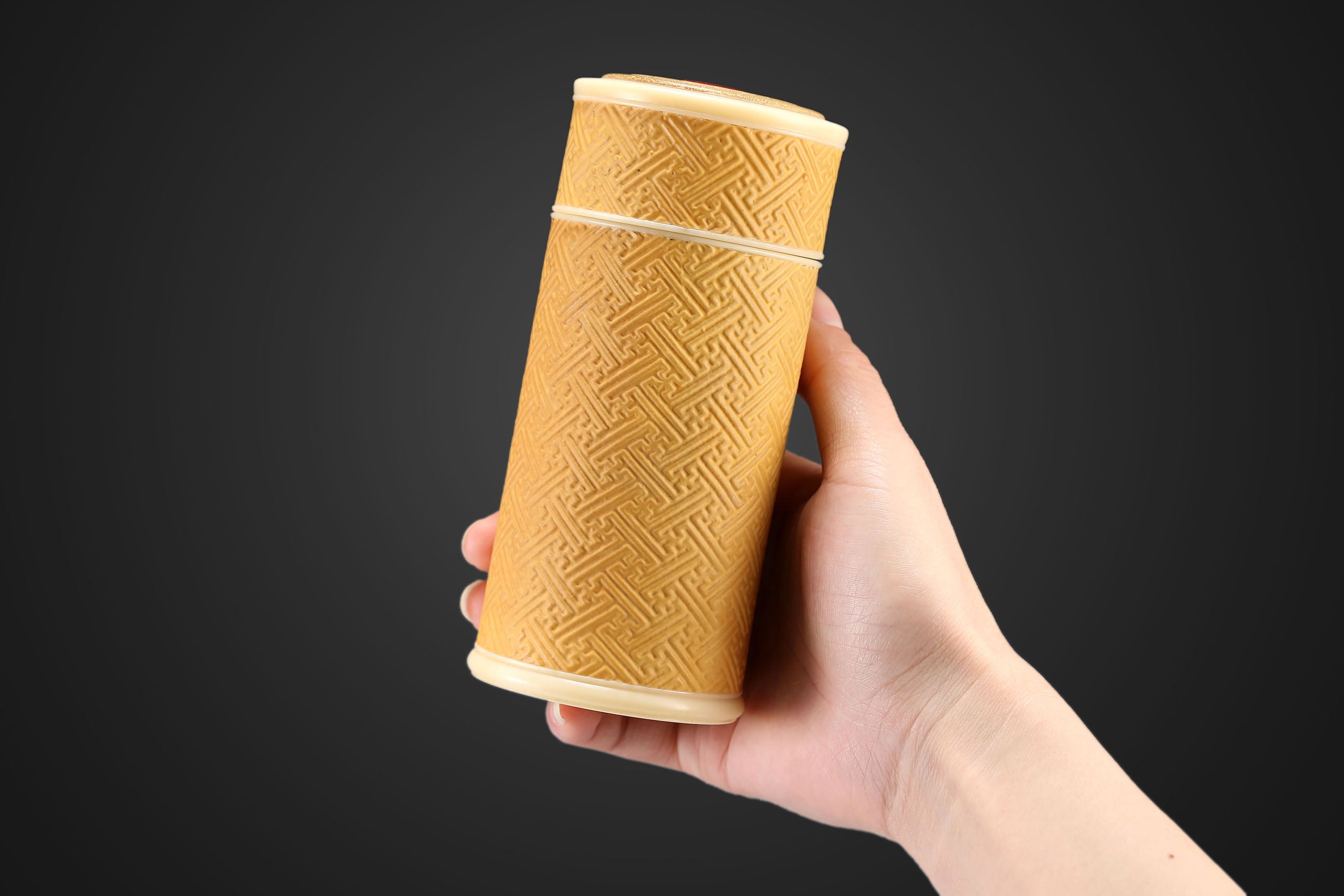 Gourd-shaped swastika pattern tea canister