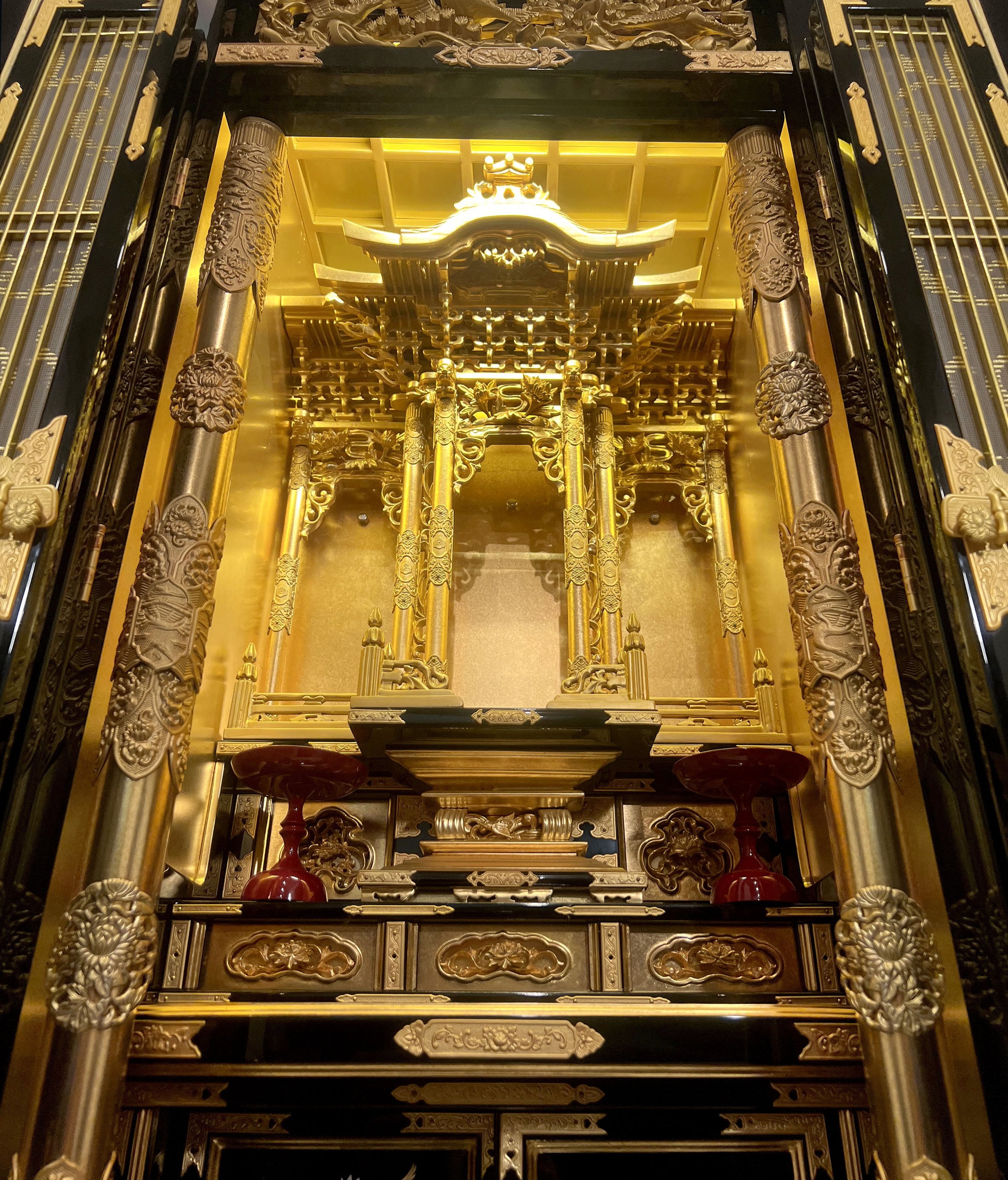 Lacquered and gold-carved crane and flower balustrade Buddhist niche
