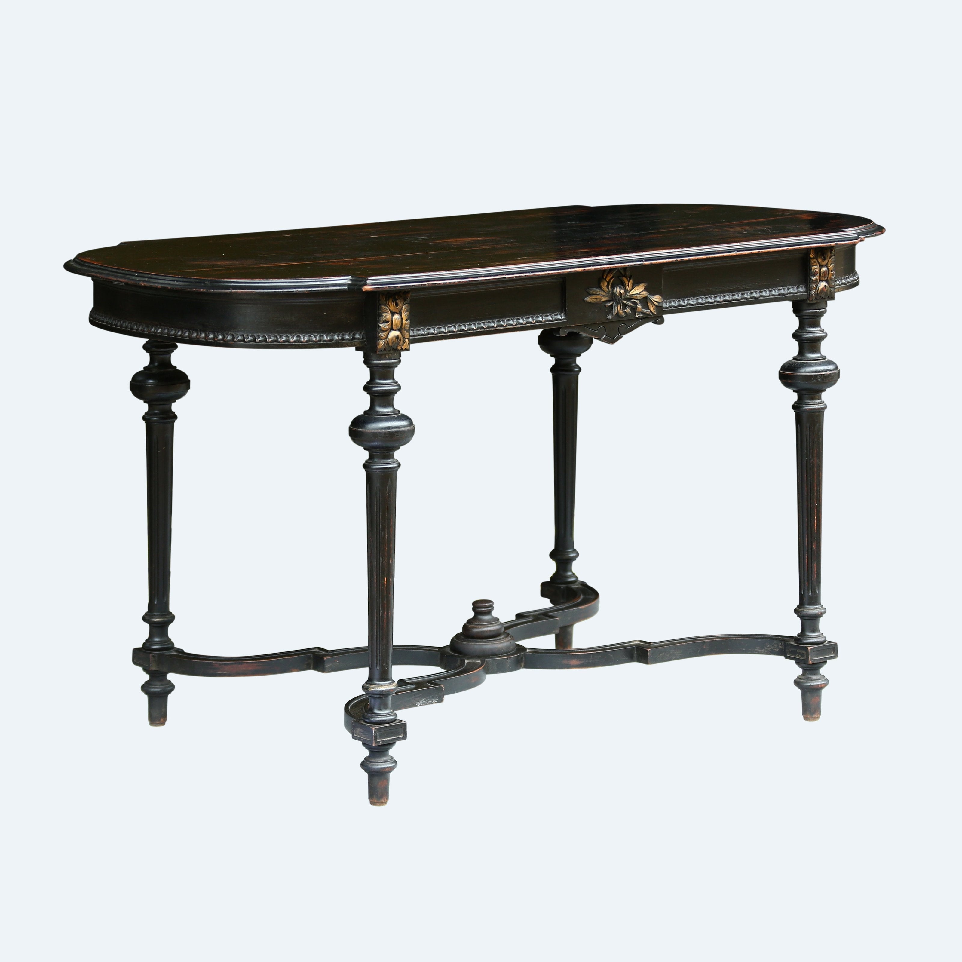 19th-century British four-legged tea table