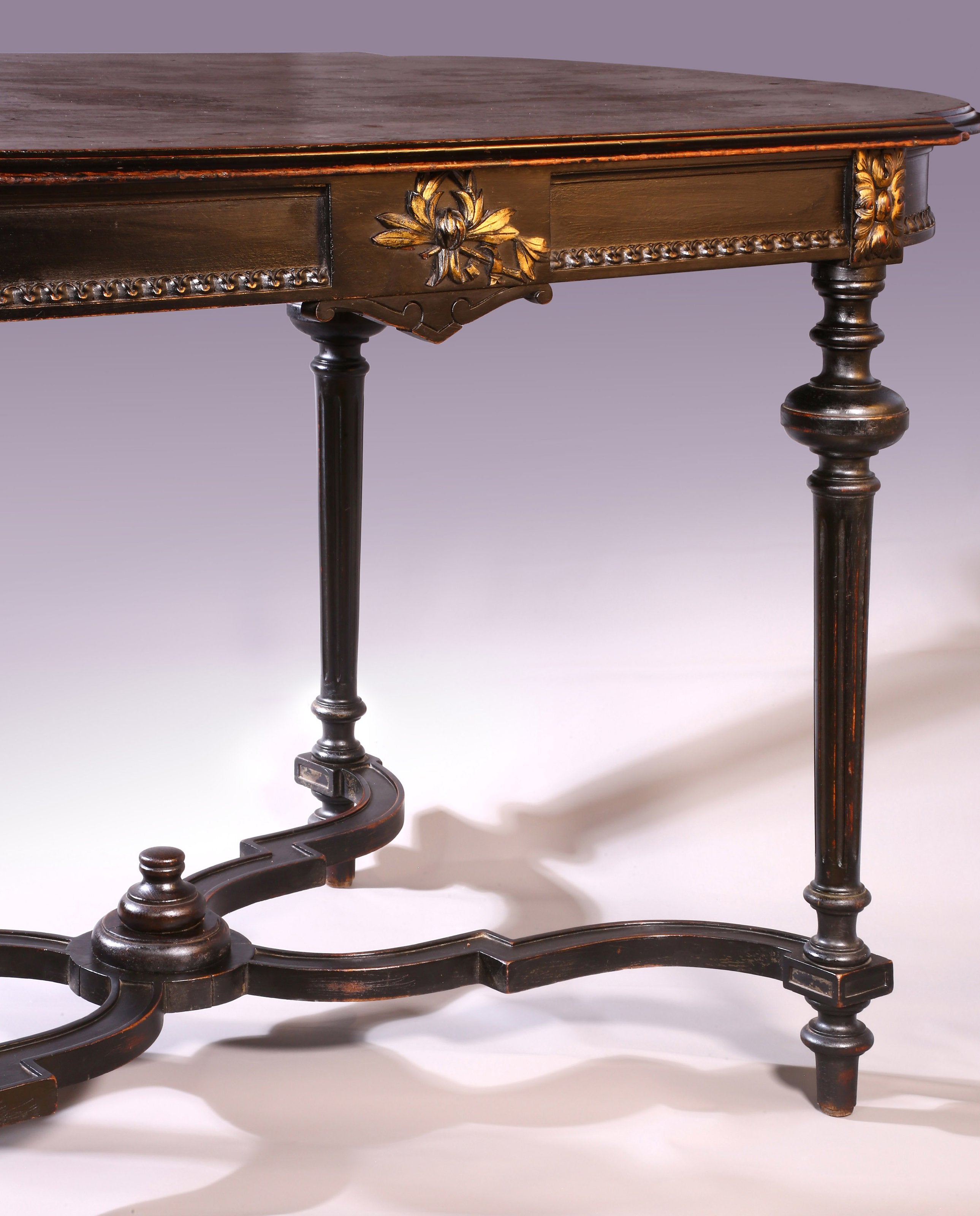 19th-century British four-legged tea table