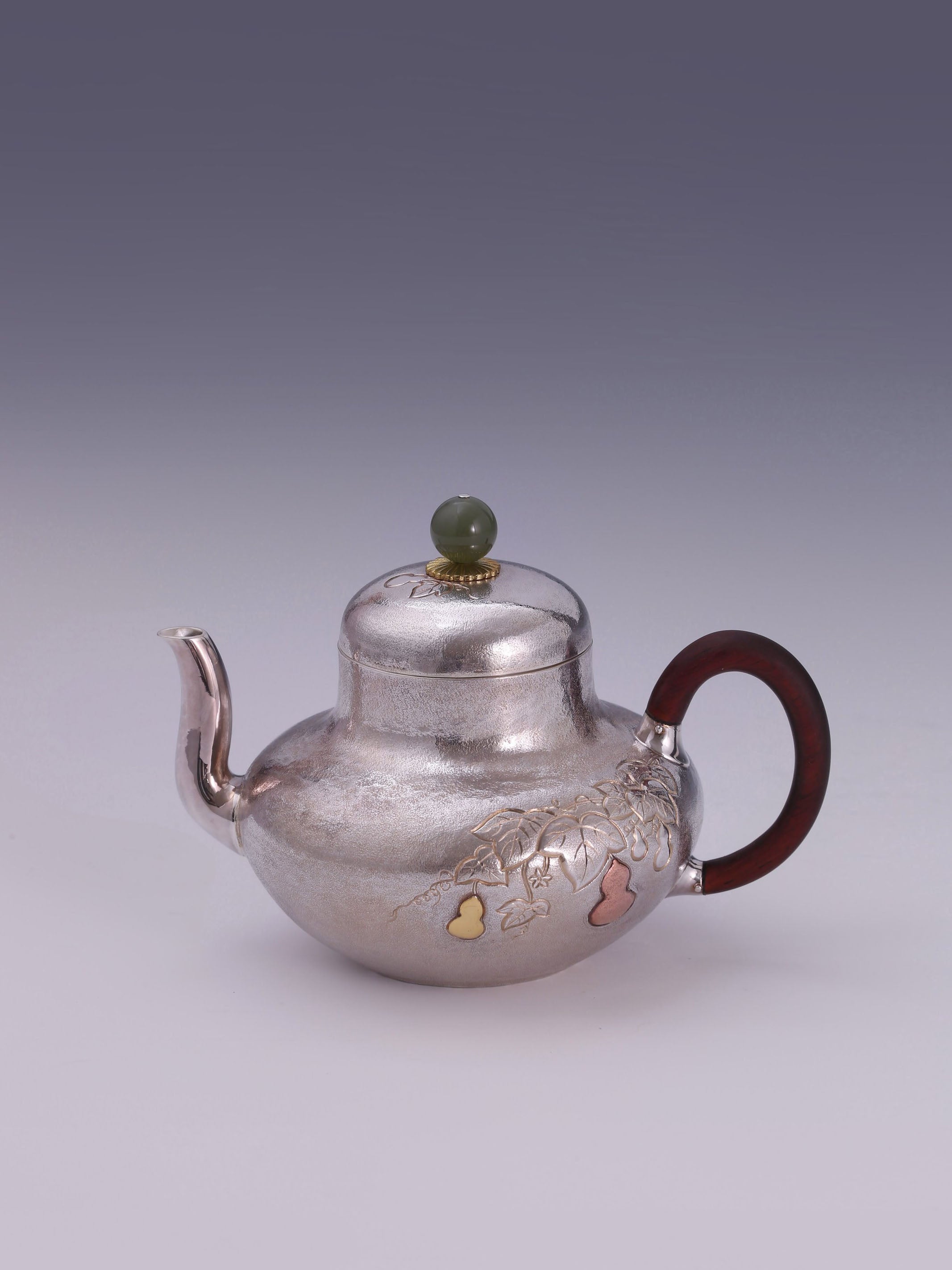 Golden Gourd, Siting Silver Pot