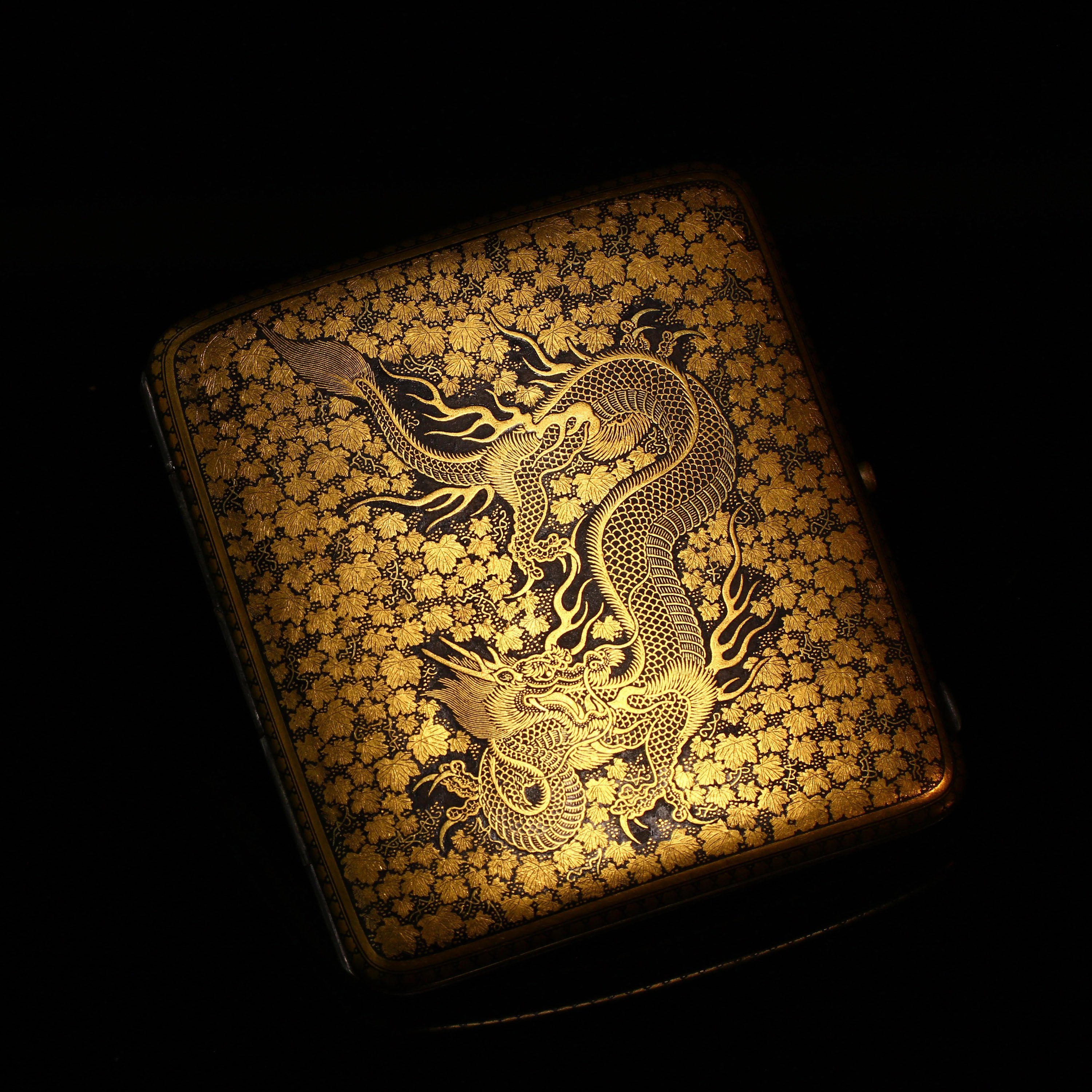 Komai Iron Inlaid Gold Dragon Pattern Cigarette Box