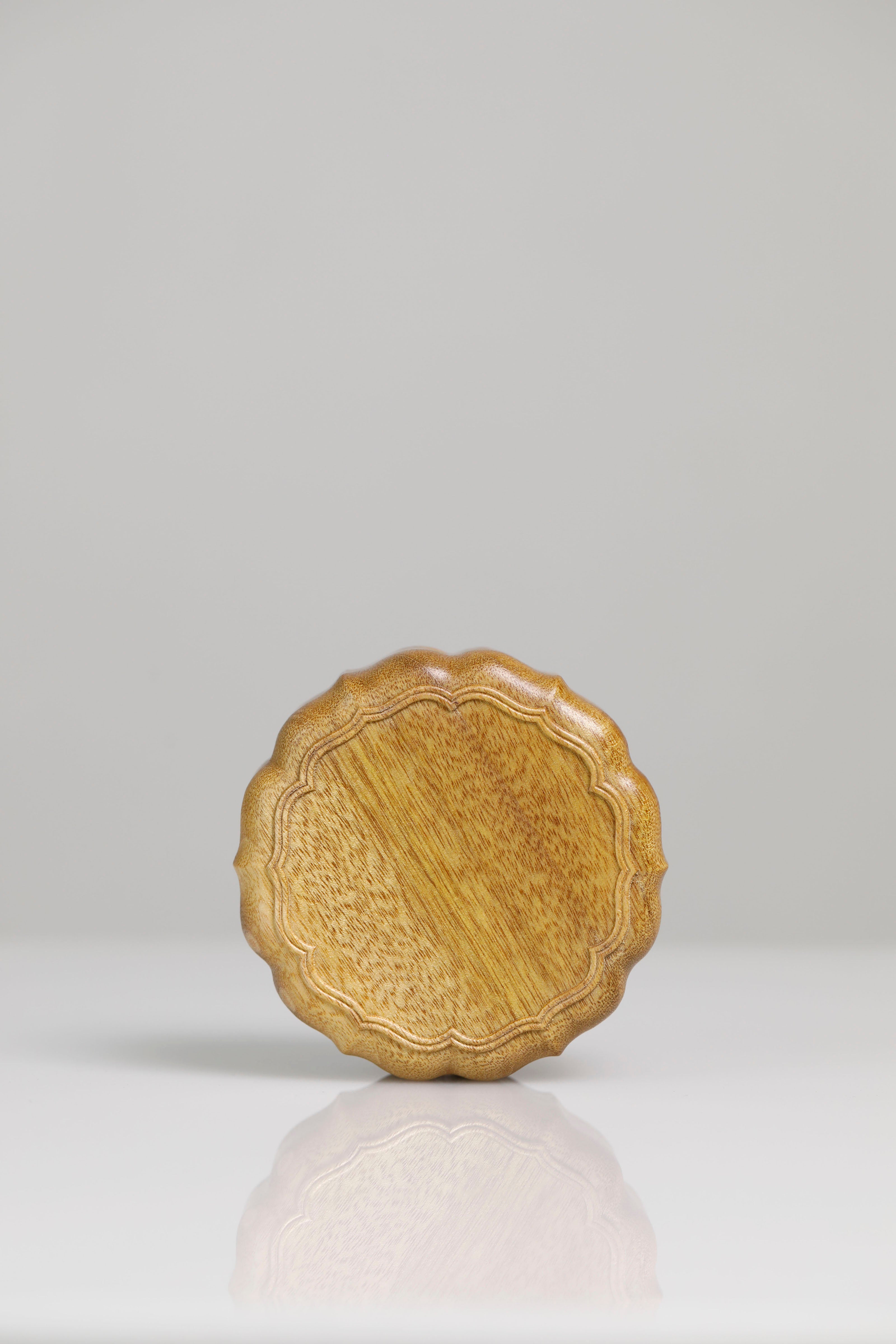 Golden Phoebe zhennan hollowed-out hexagonal plum blossom incense box