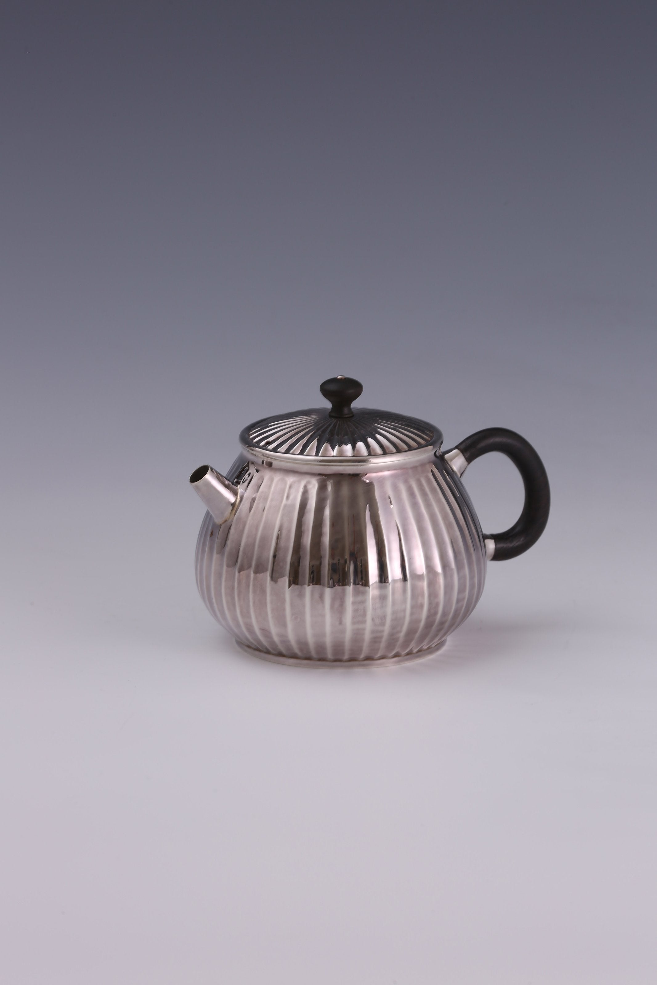 Xi Shi Silver Teapot with Ribbed Pattern