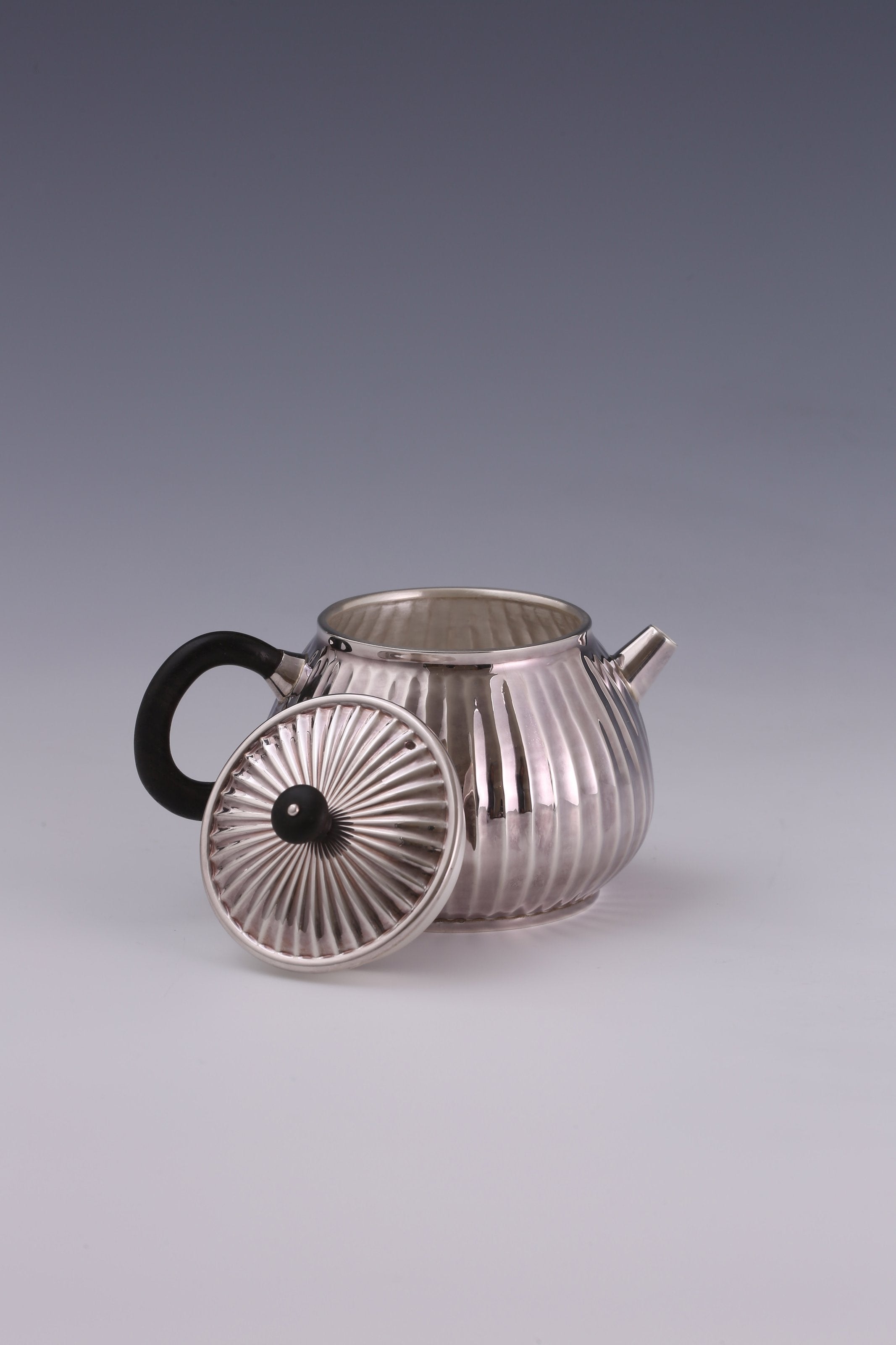 Xi Shi Silver Teapot with Ribbed Pattern