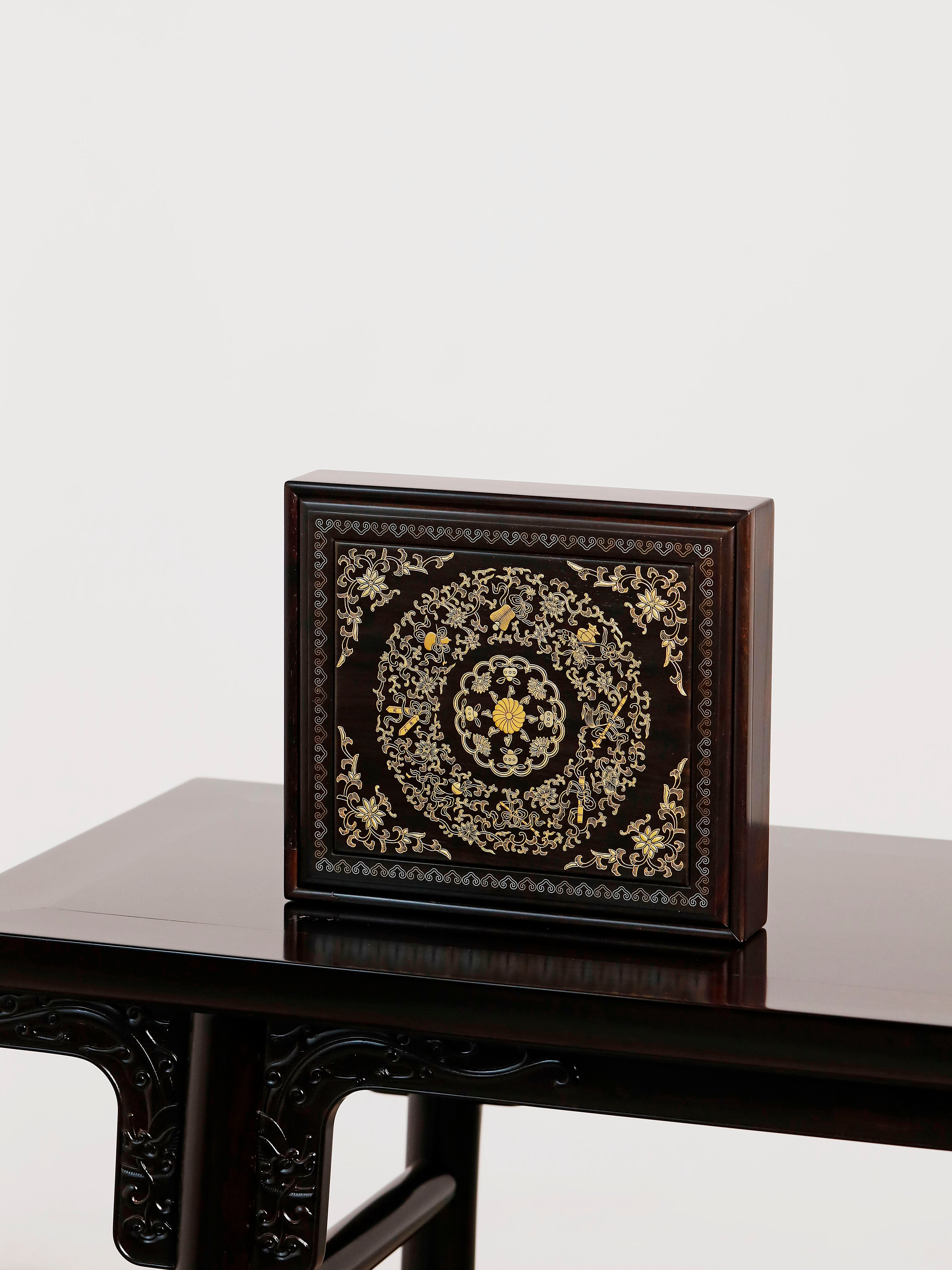 Purple sandalwood auspicious eight treasures/treasure flower gold-painted pull-out tea box