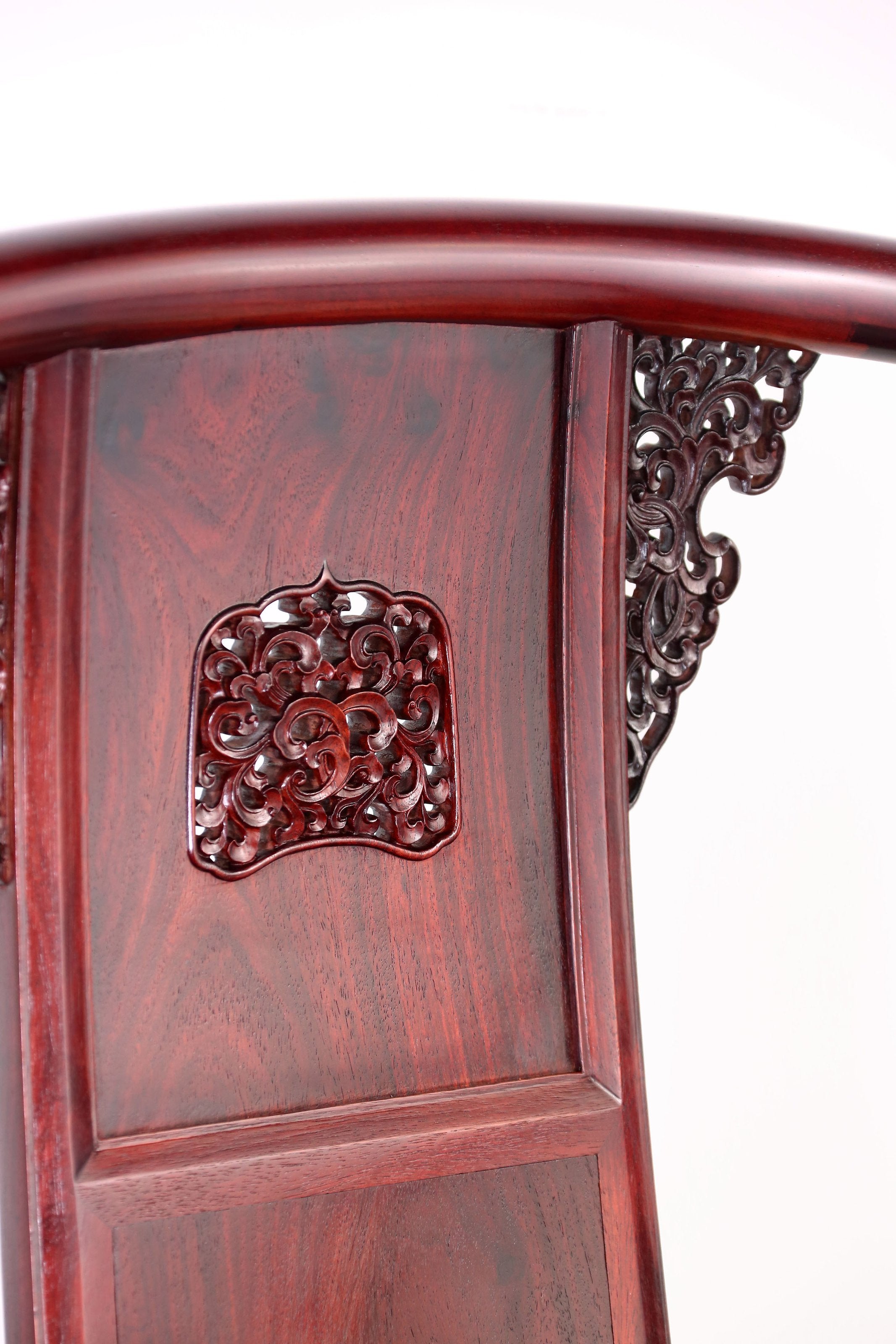 Small-leaf rosewood/Zambian rosewood scroll pattern waistband armchair