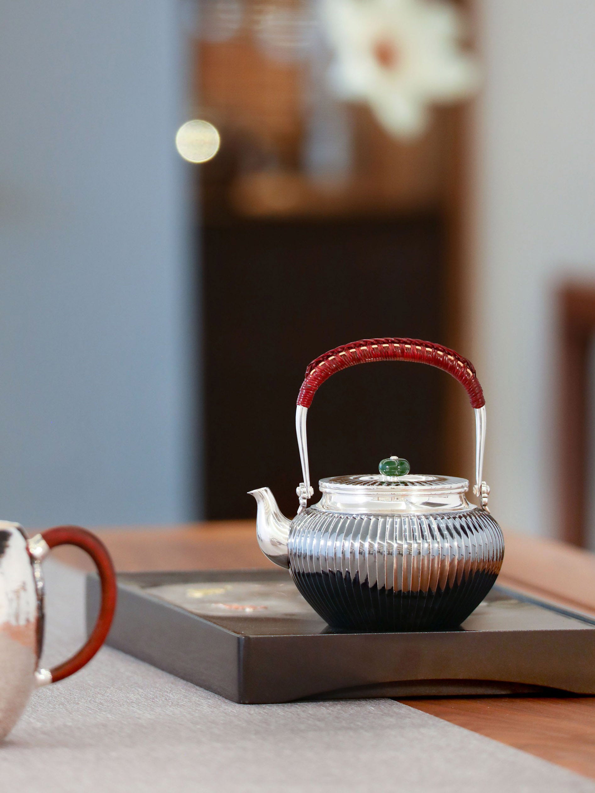 Chrysanthemum petal-shaped pure silver teapot