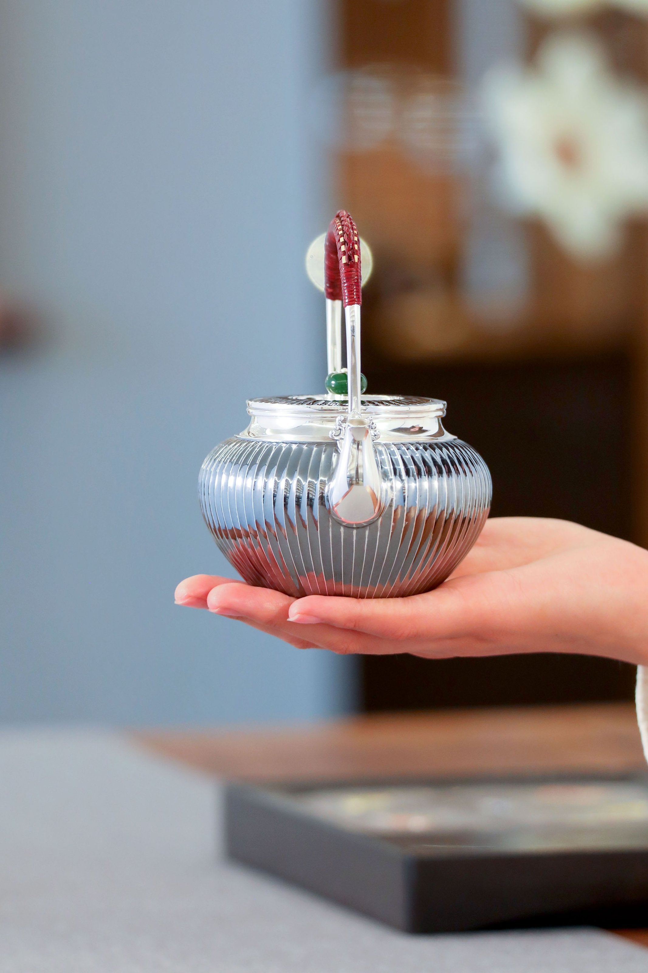 Chrysanthemum petal-shaped pure silver teapot