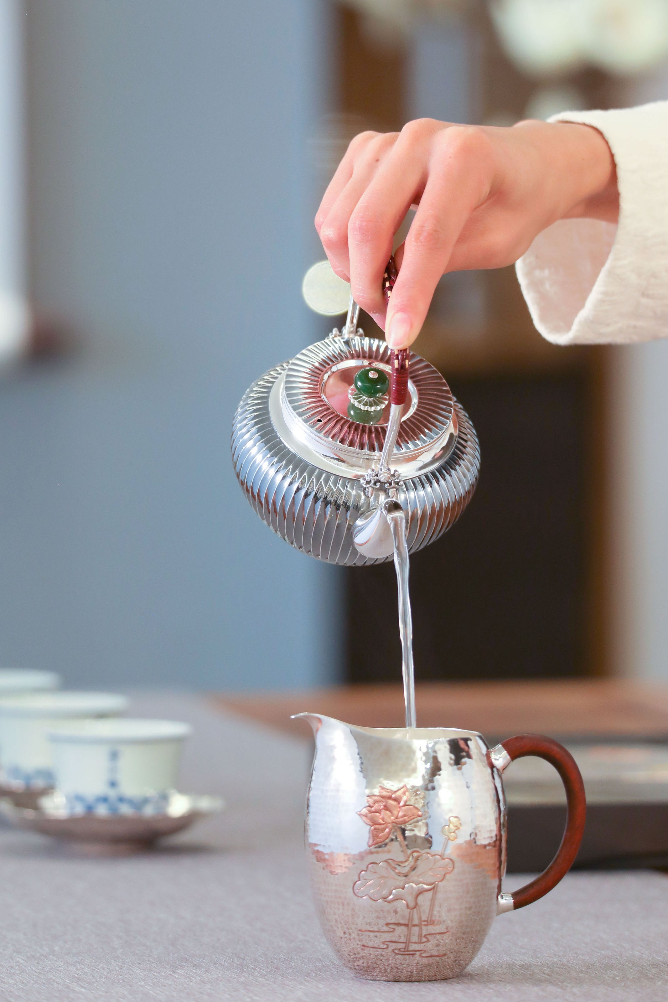 Chrysanthemum petal-shaped pure silver teapot