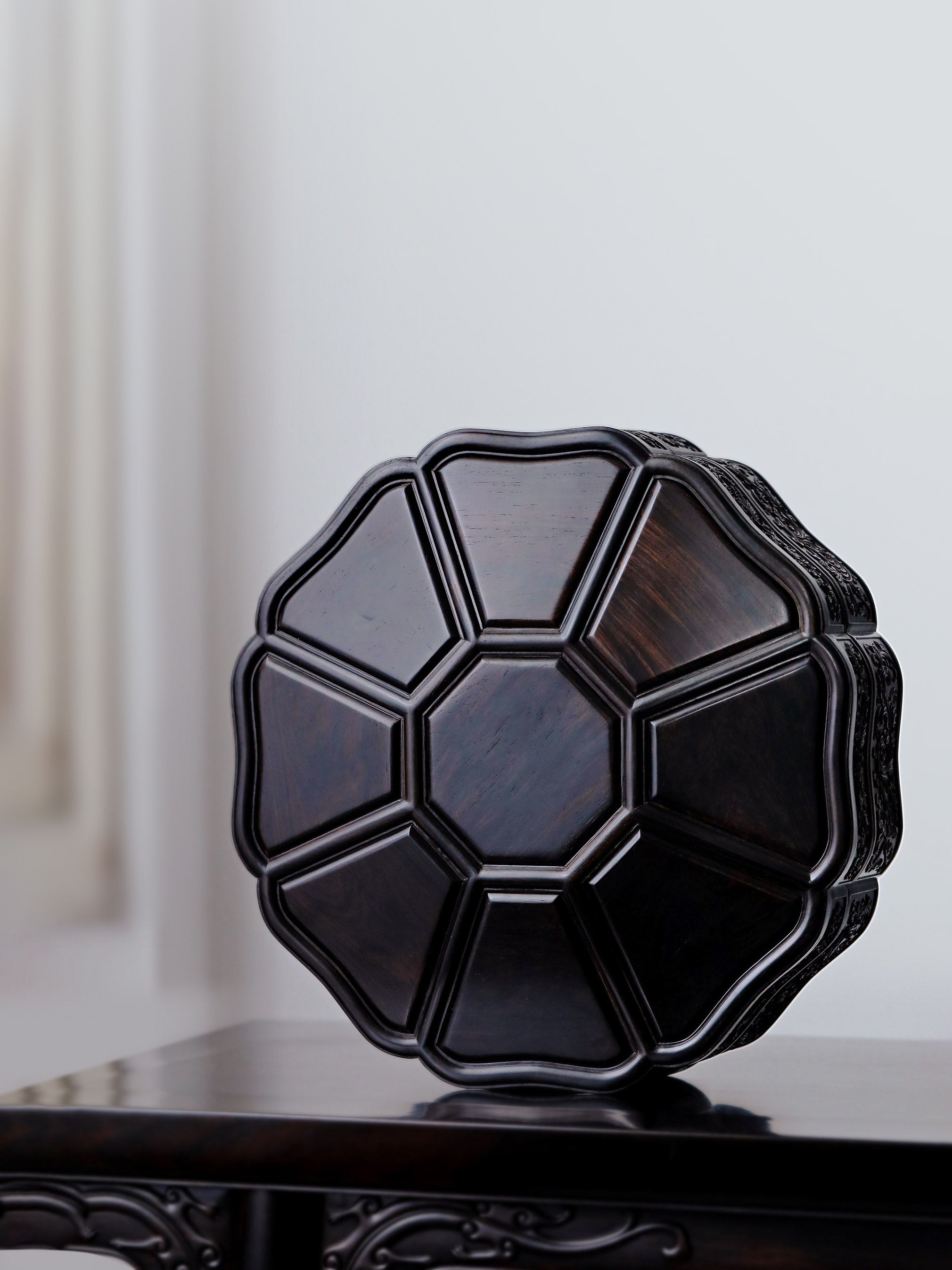 Purple sandalwood plain sunflower eight-treasure fruit box