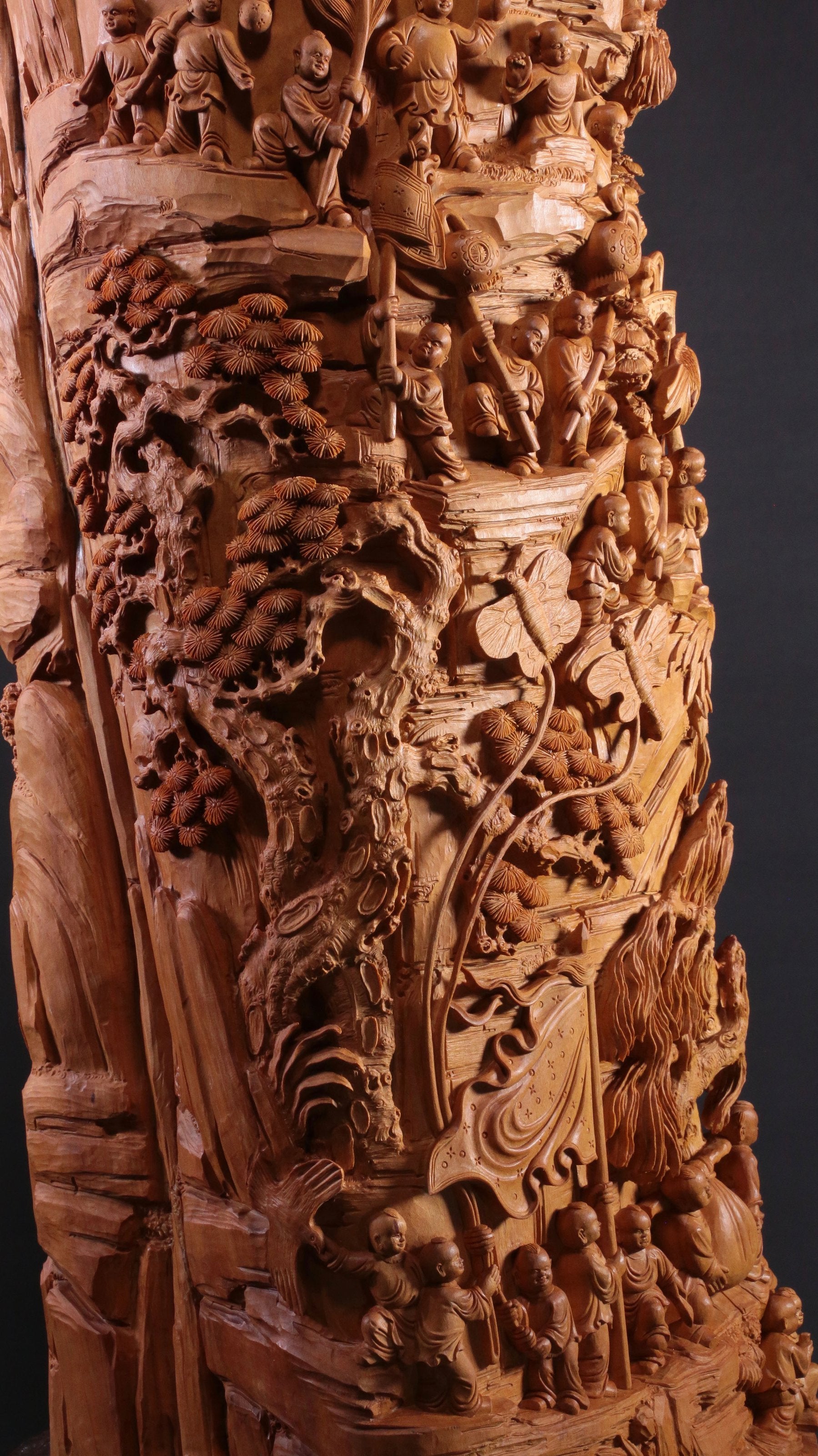 Old Mountain Sandalwood, a Hundred Children Celebrate Maitreya