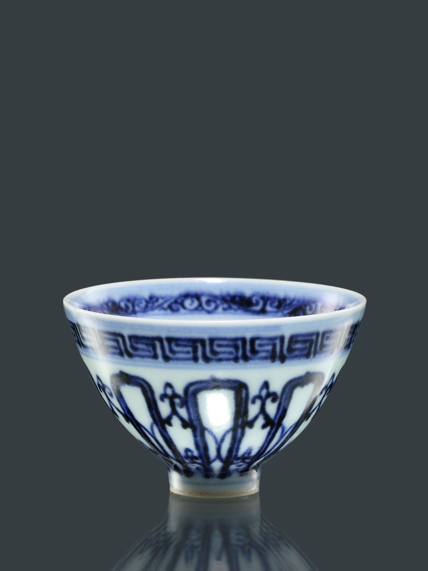 Lotus petal pattern openwork covered bowl/chicken heart cup