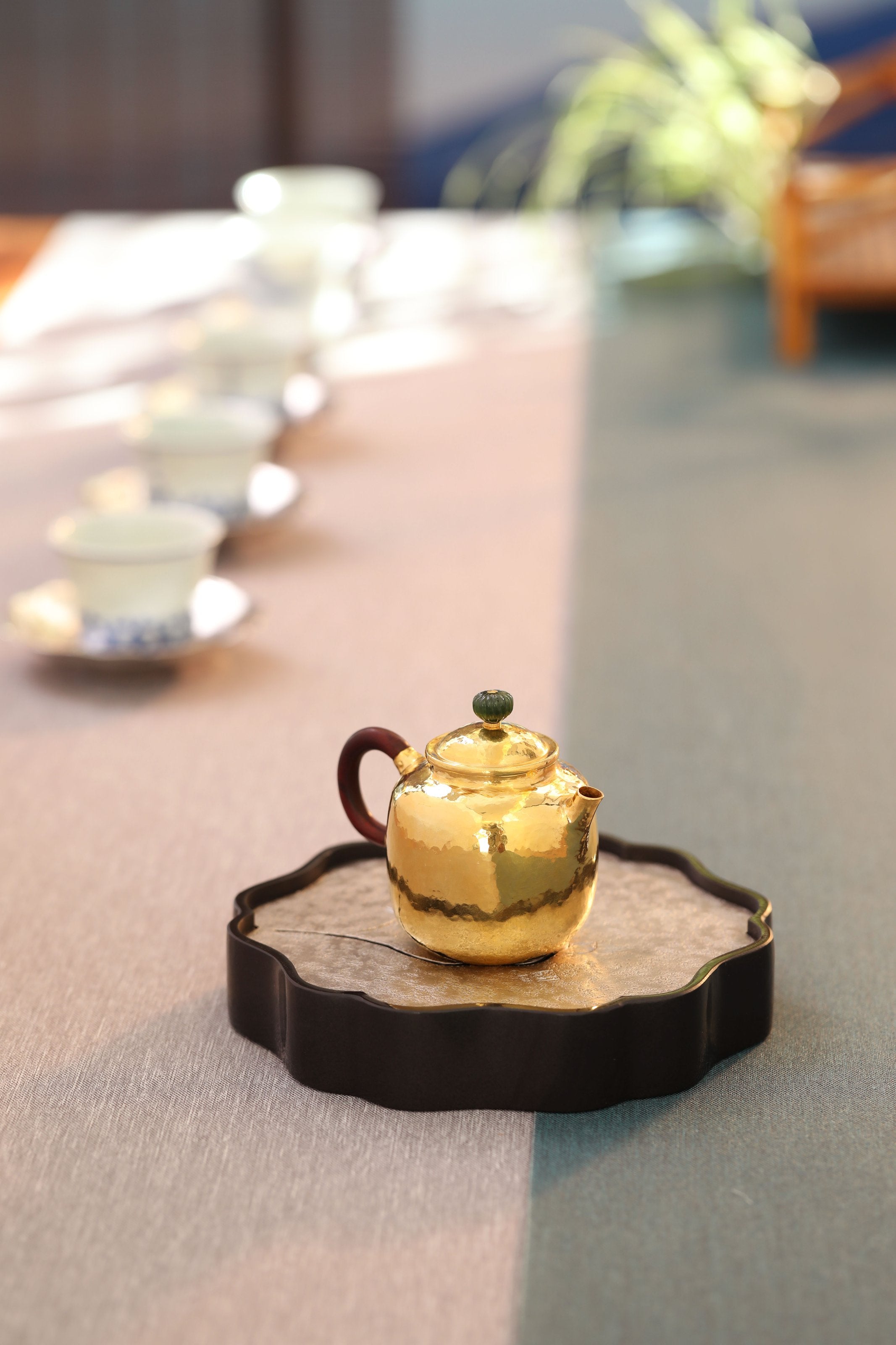 Lotus Seed Small Golden Pot