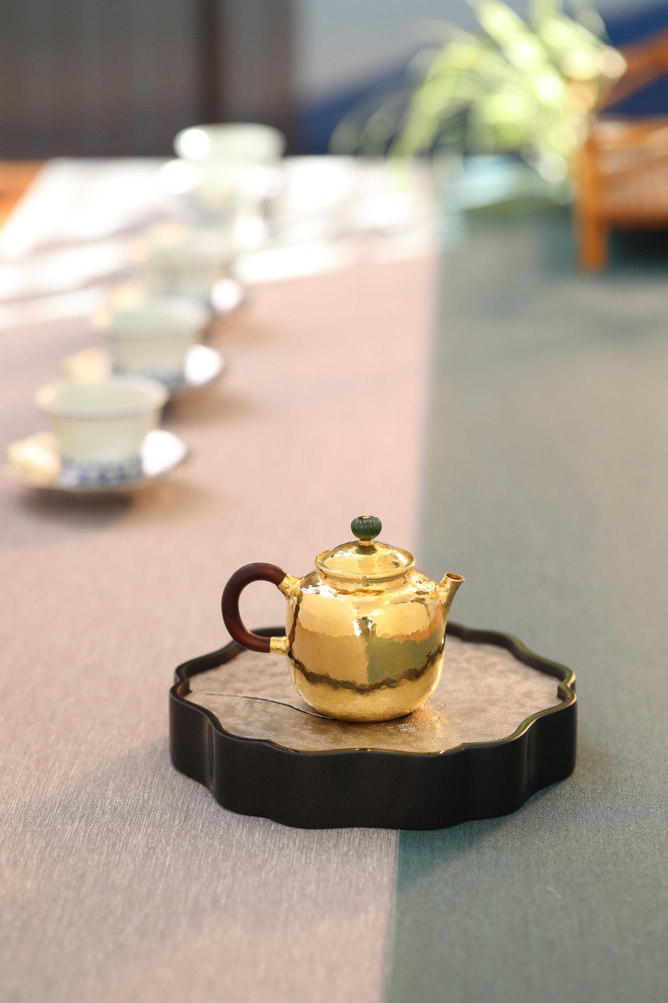 Lotus Seed Small Golden Pot