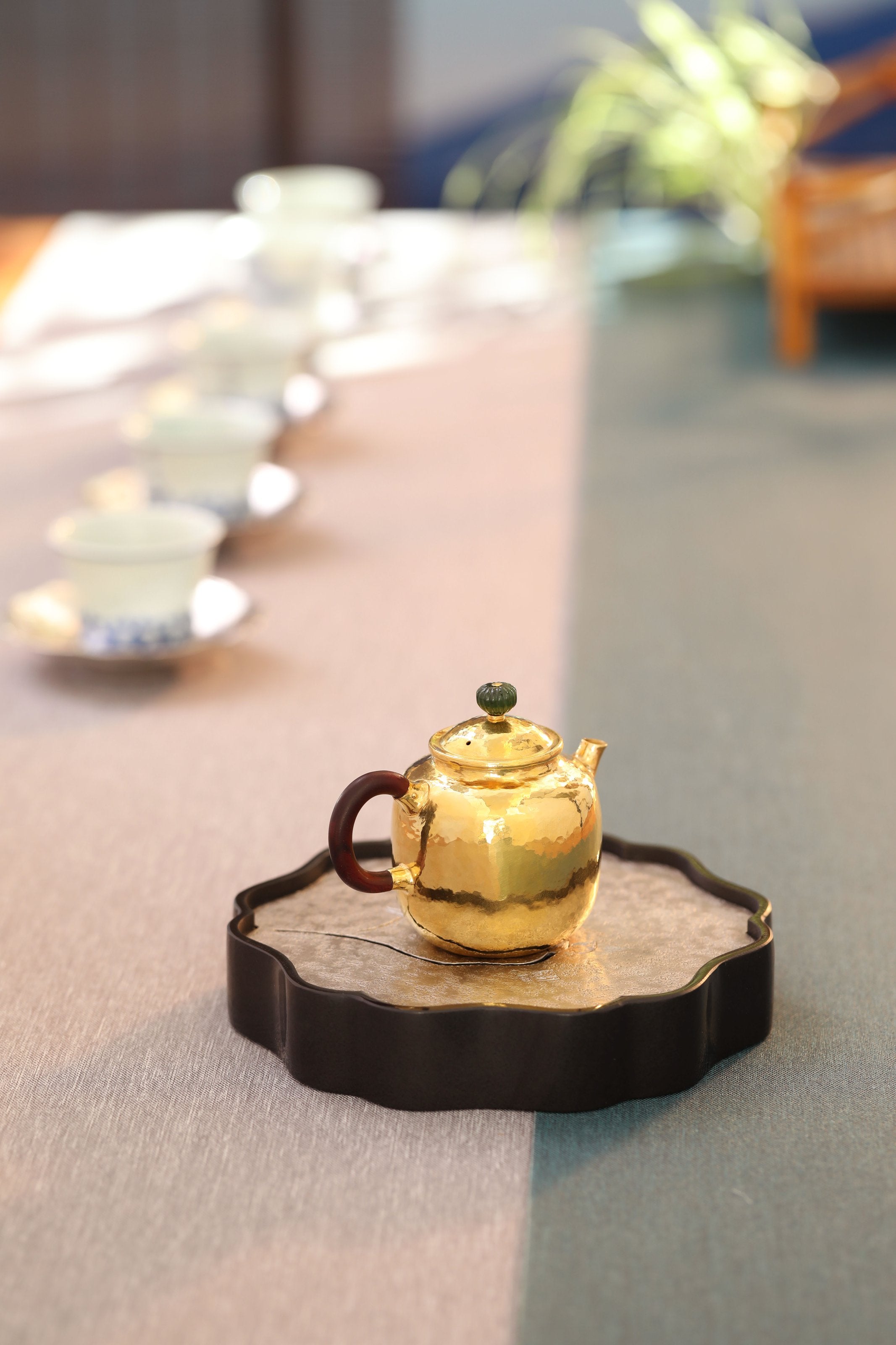 Lotus Seed Small Golden Pot